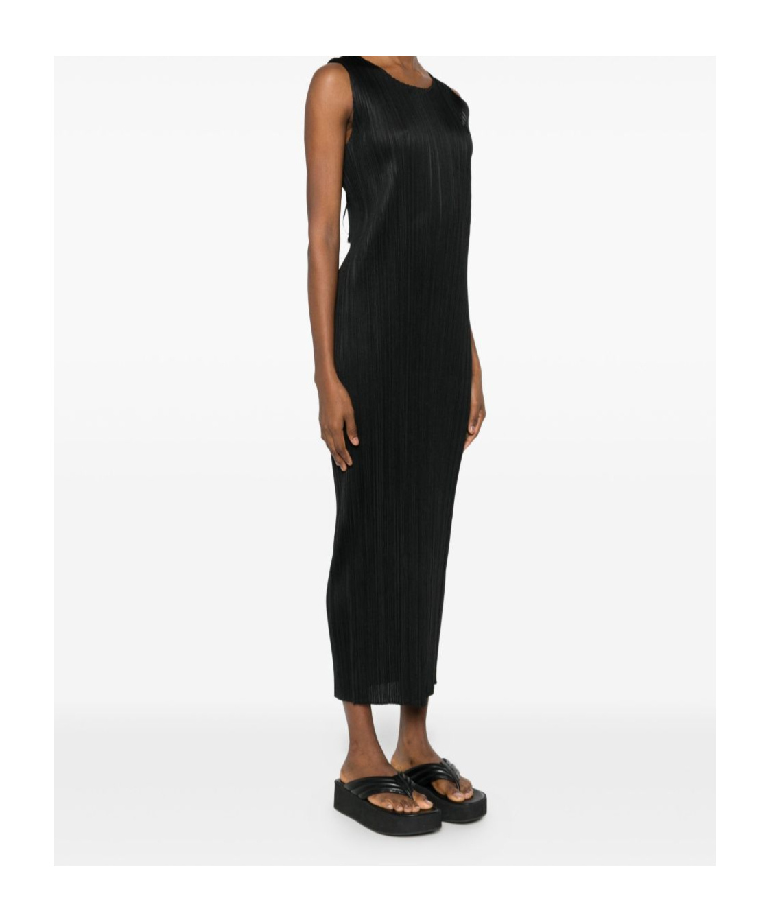 Issey Miyake Round-neck Sleeveless Dress In Black