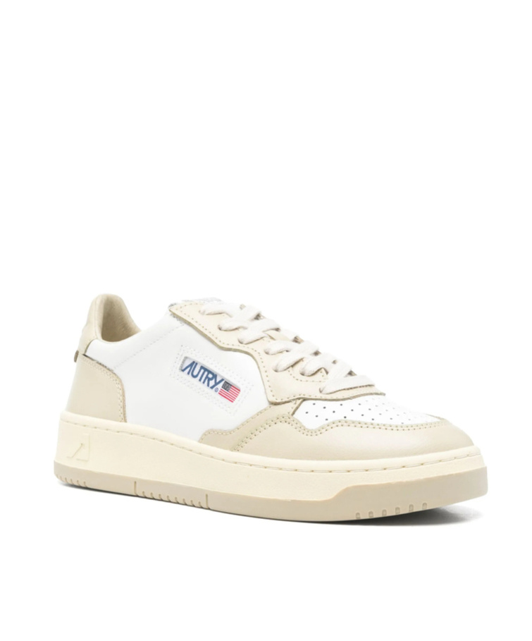 Autry Medalist Low-top Sneakers In White