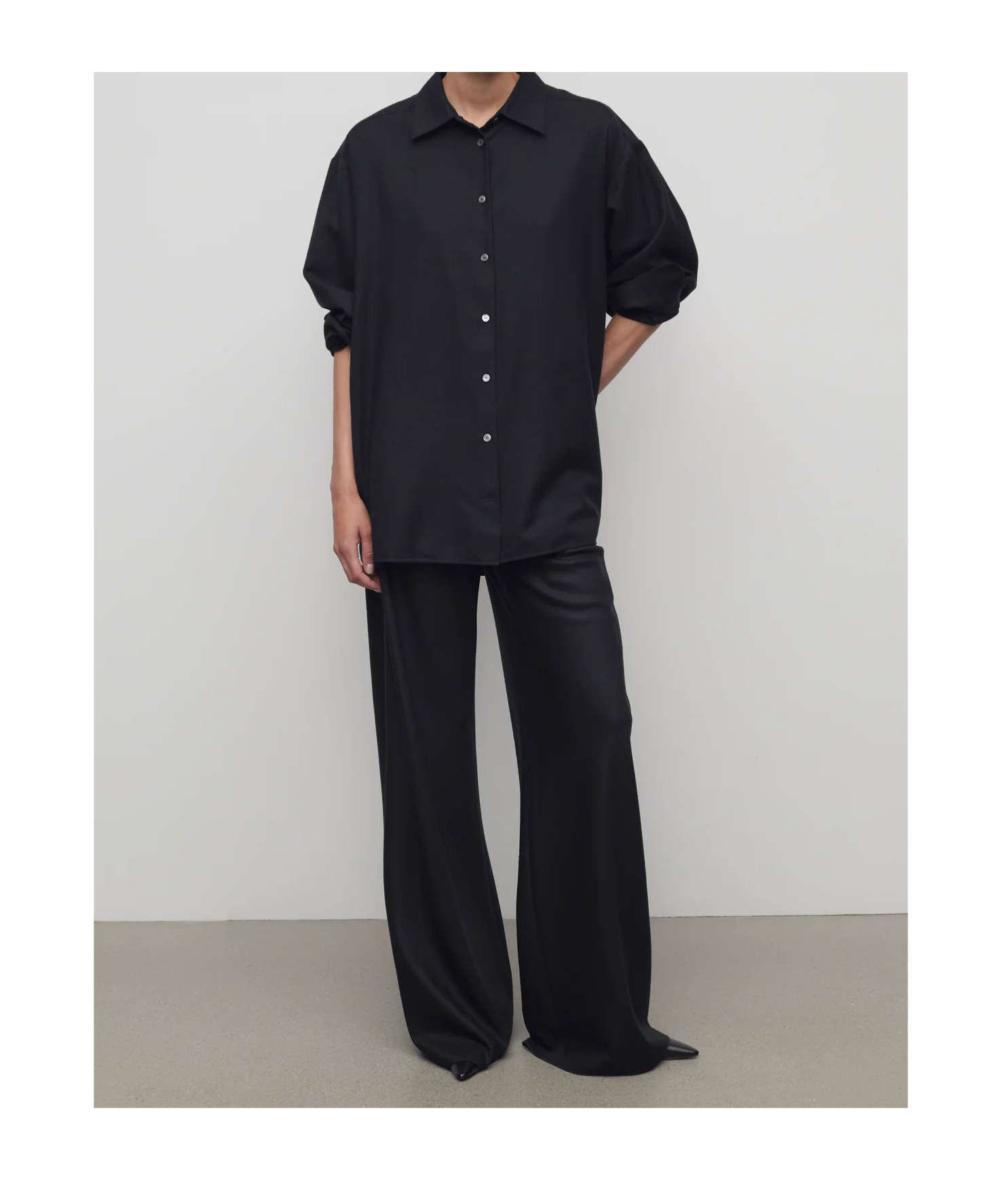 The Row Elastic Waist Casual Pants In Black