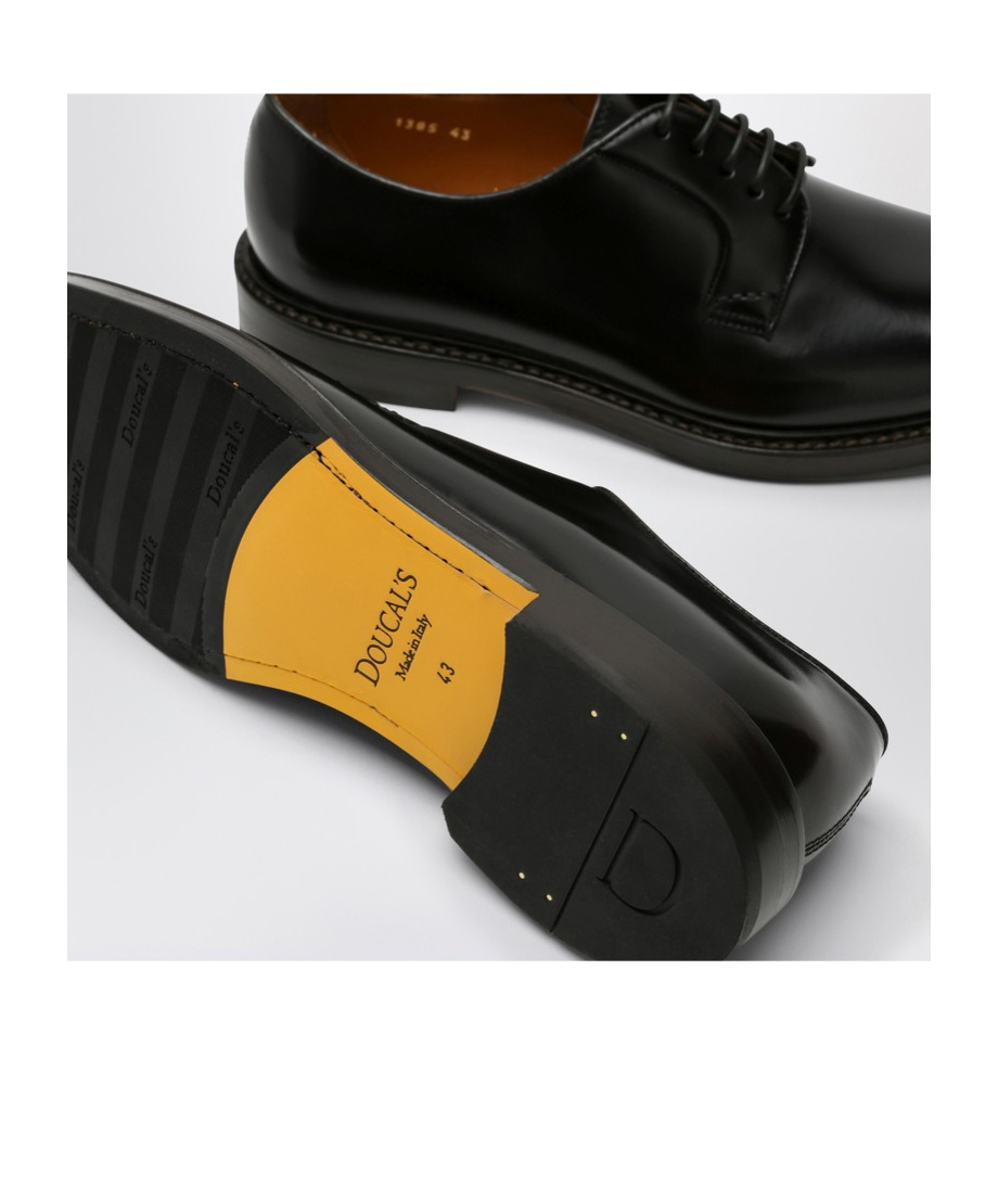 Doucal's Polished Derby Shoes With Lace-up Design In Black