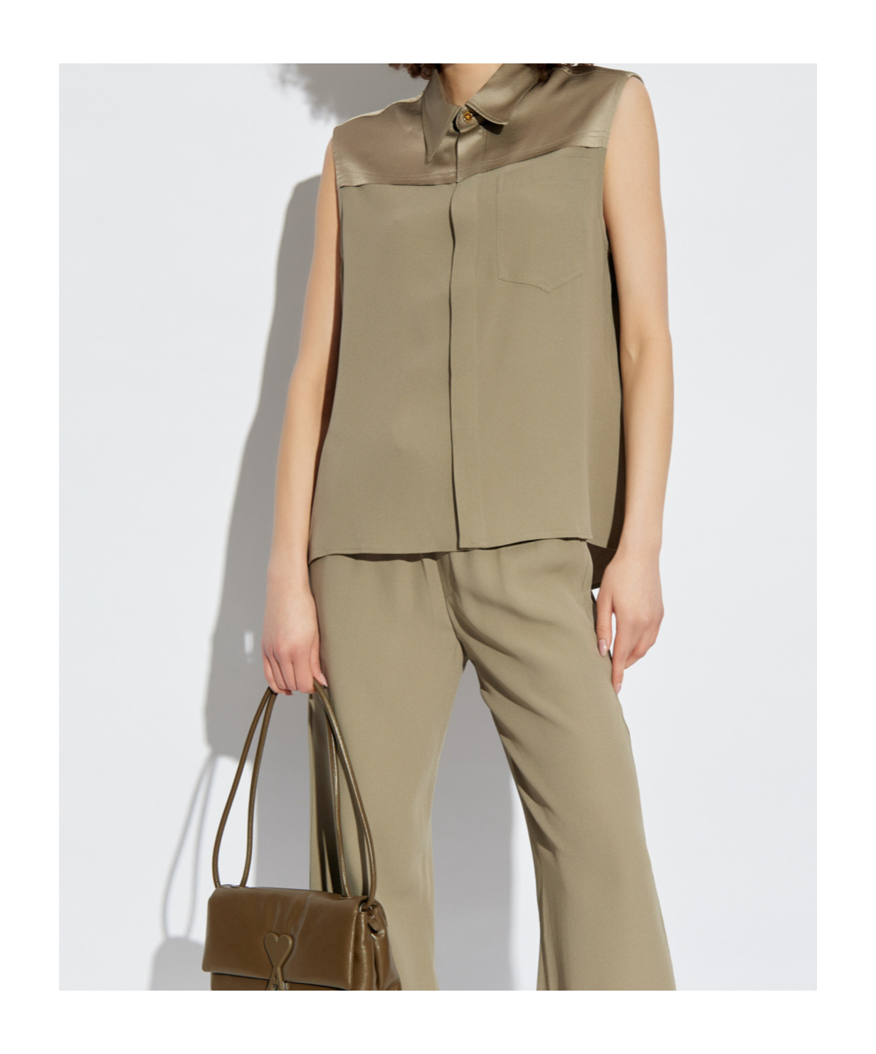 Ami Alexandre Mattiussi Sleeveless Pointed Collar Shirt With Chest Pocket In Nude