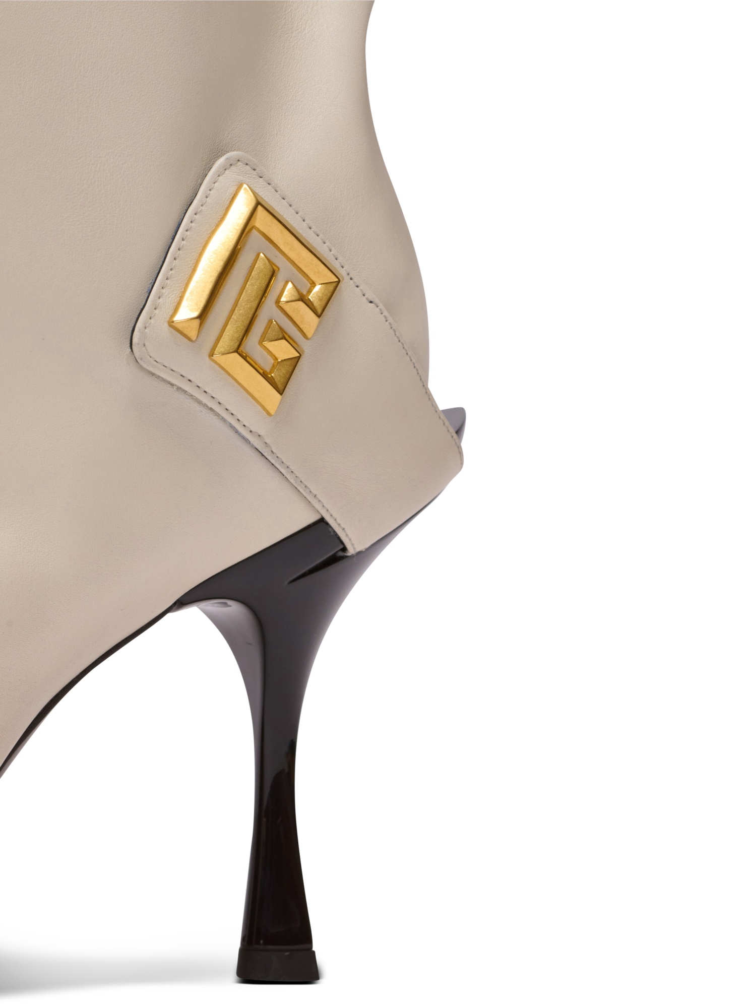 Balmain Twist Heeled Leather Boots In Neutral