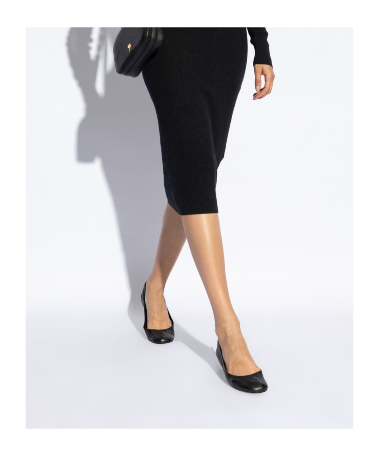 Ami Alexandre Mattiussi Ami Logo Embossed Round-toe Ballet Flats In Black