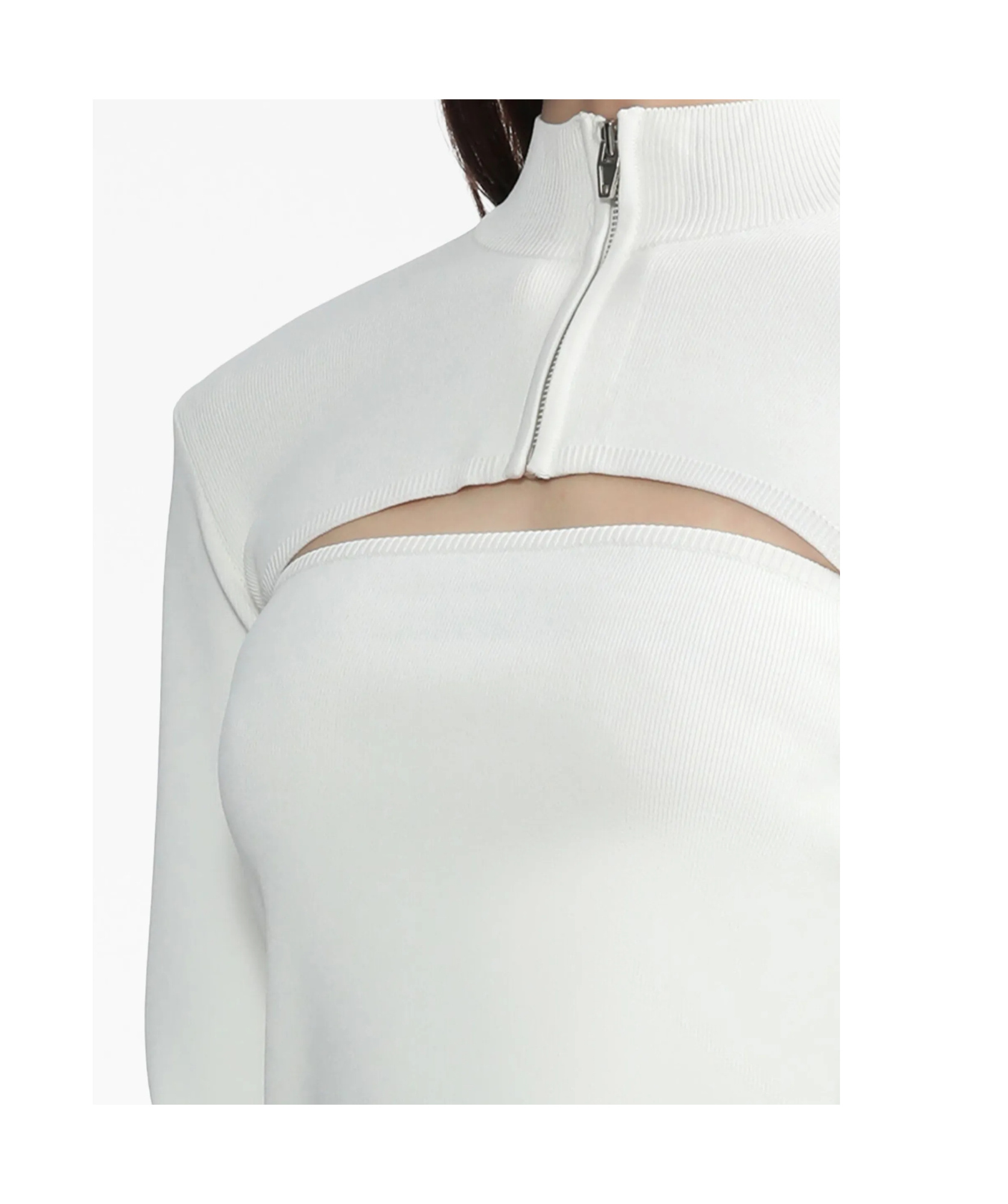 Juunj Turtleneck Zip-up Sweater In White