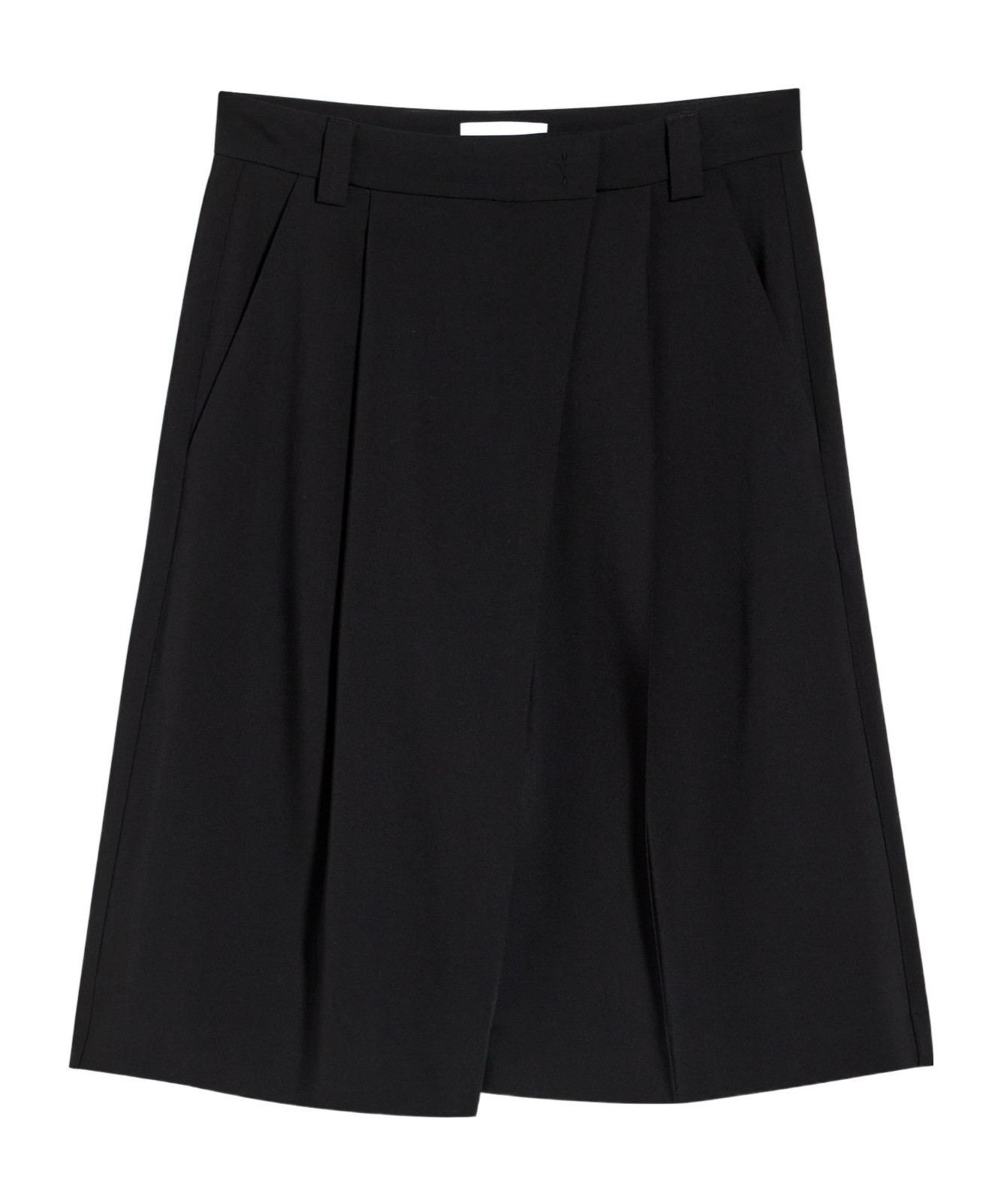 Marella Pleated Shorts In Black