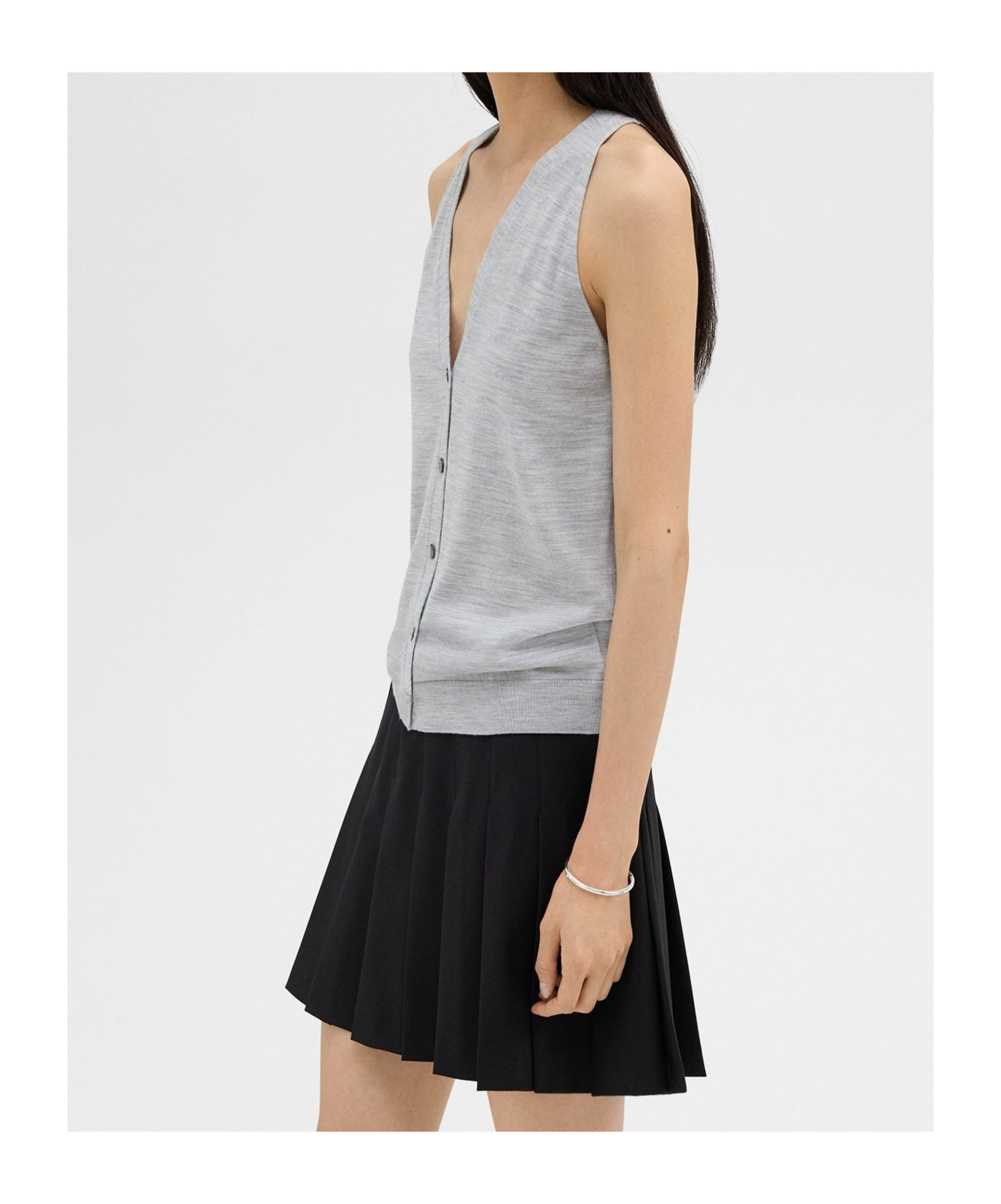 Theory V-neck Sleeveless Knitted Cardigan In Gray