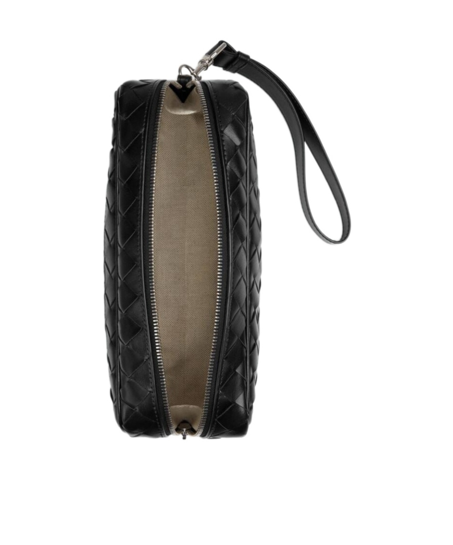 Bottega Veneta Intrecciato Zipped Clutch Bag In Black