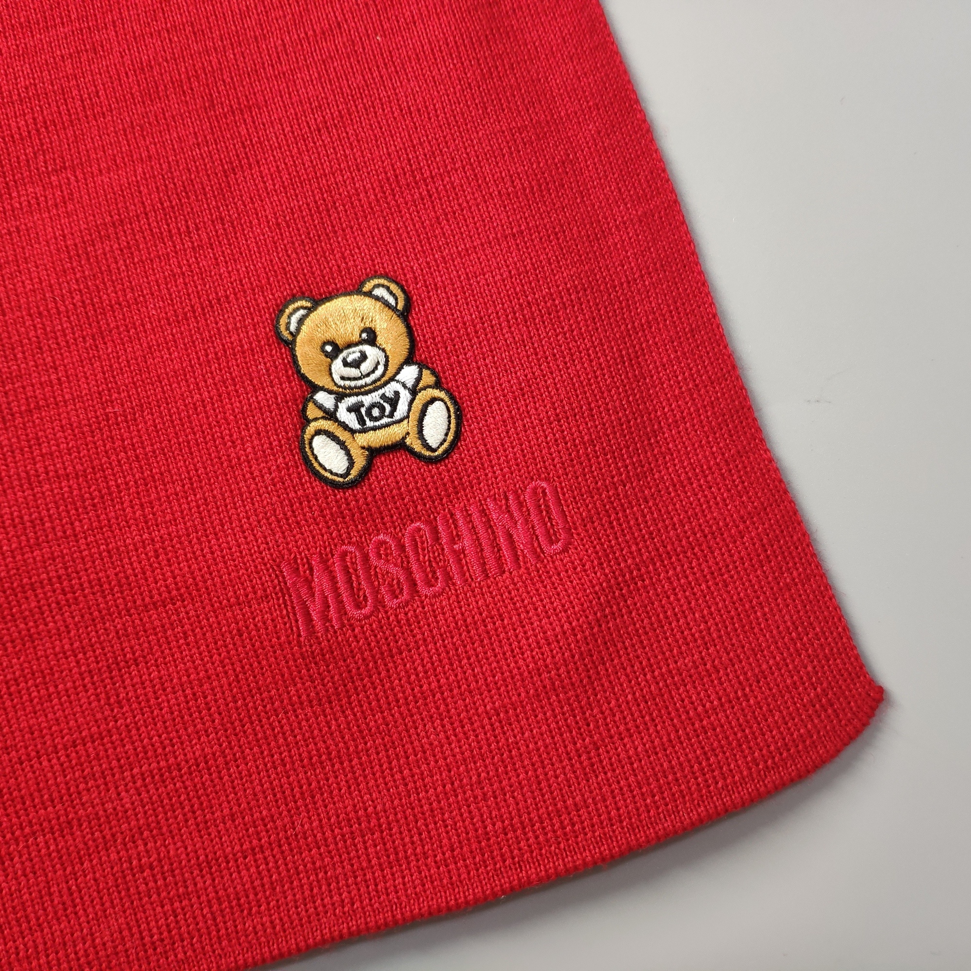 Moschino Bear Logo Scarf In Red