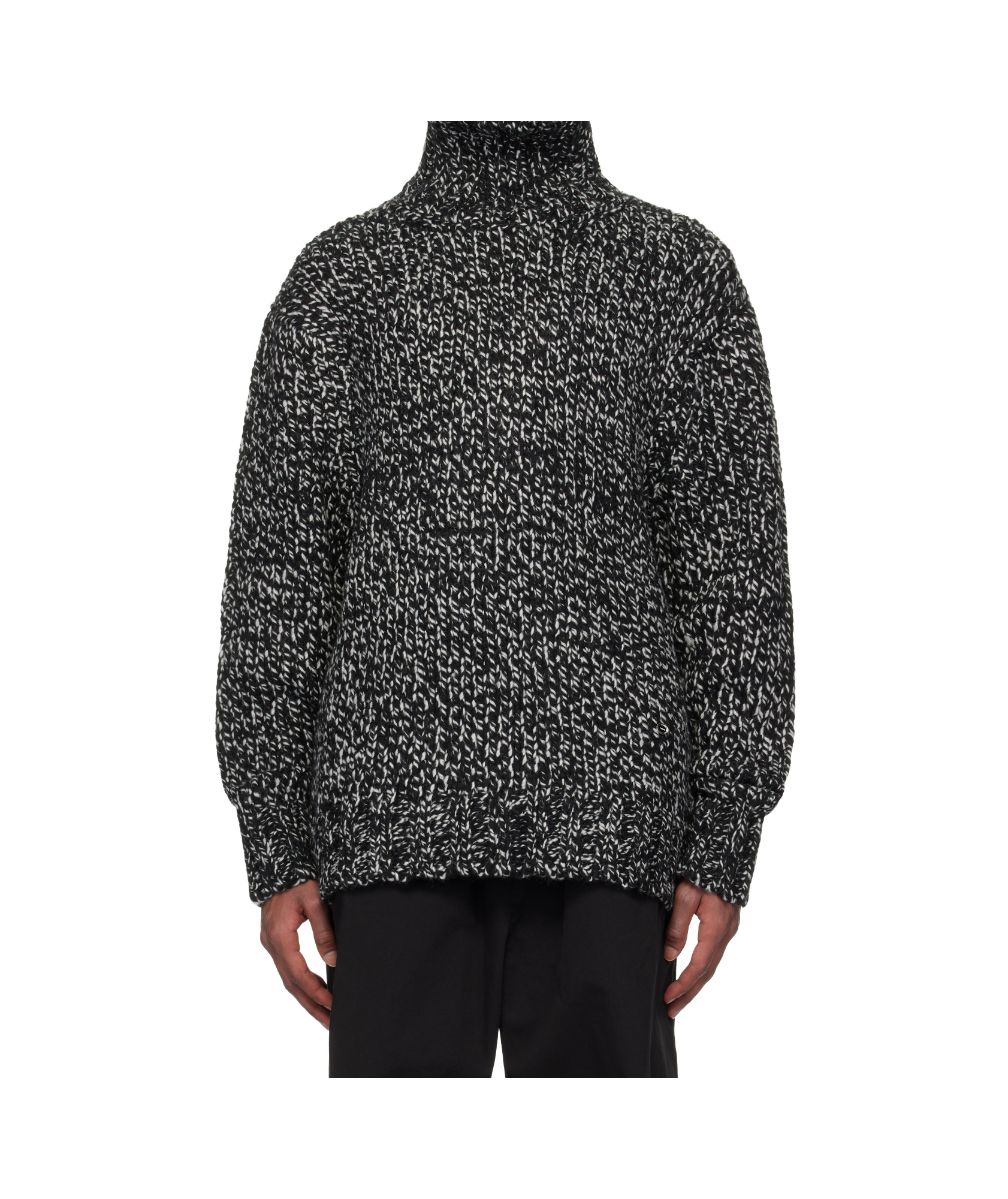 We11 Done Turtleneck Sweater In Black