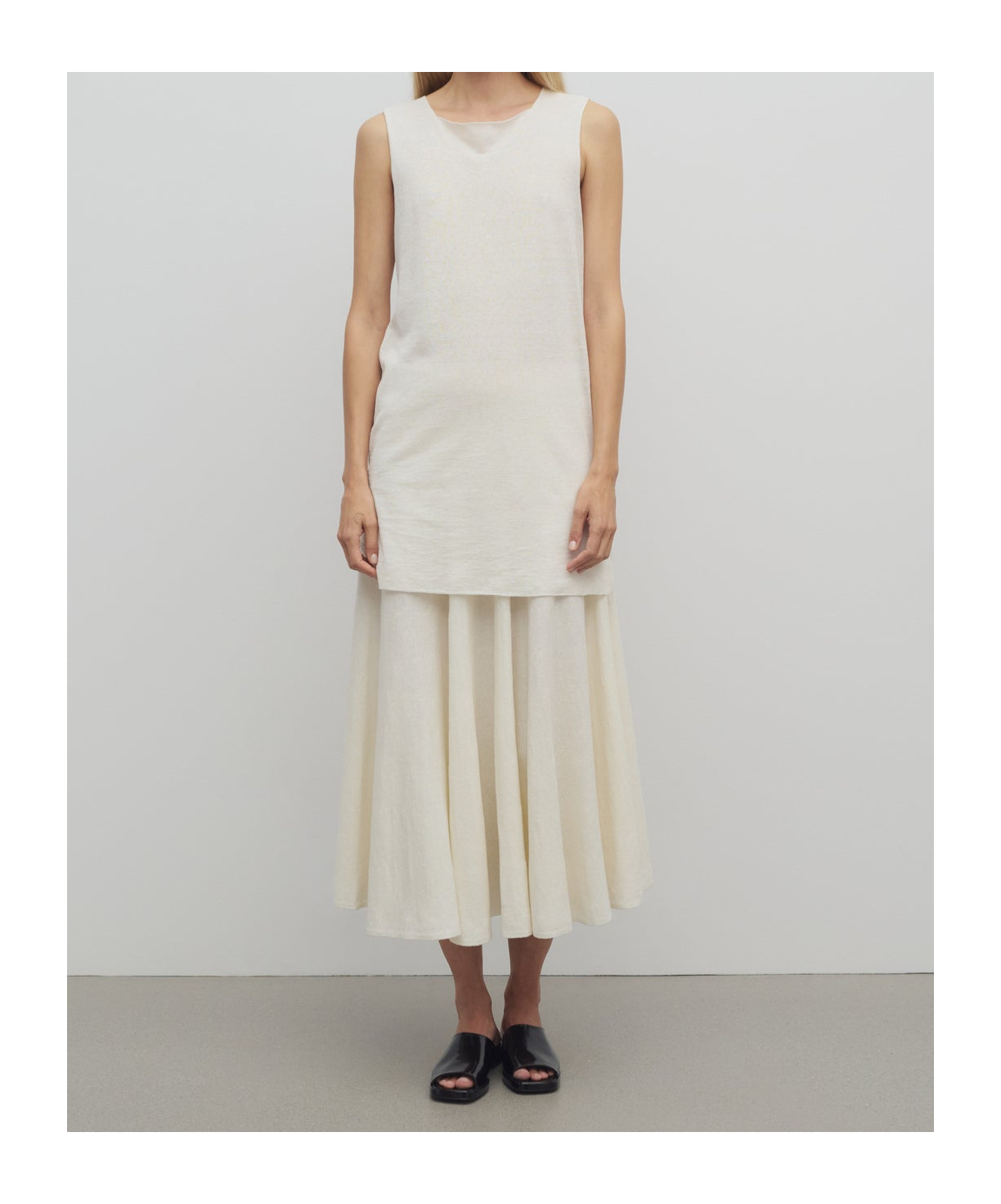 The Row Jaliah Cotton And Linen-blend Midi Skirt In White