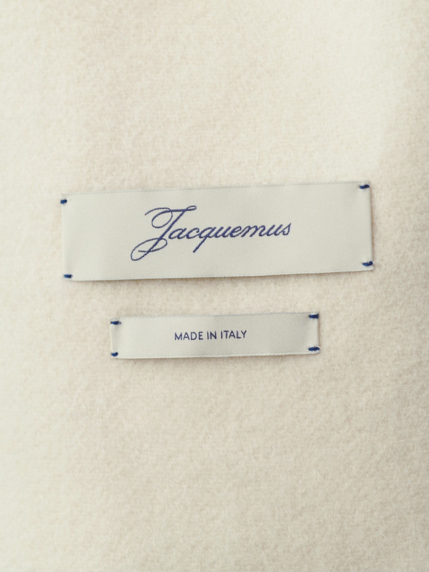 Jacquemus Fine Cashmere Scarf In White