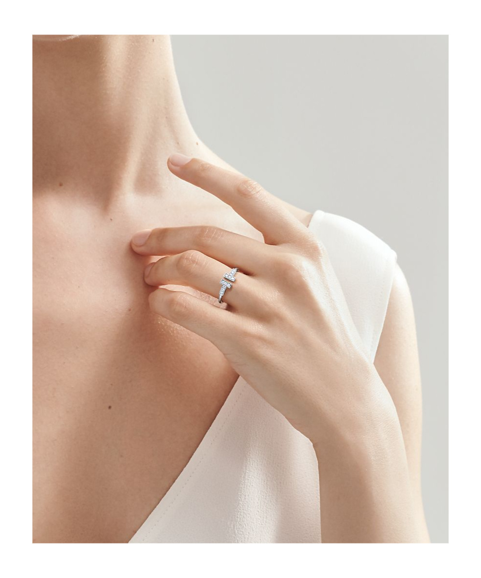 Tiffany & Co Diamond T-shaped Lip Ring In Metallic