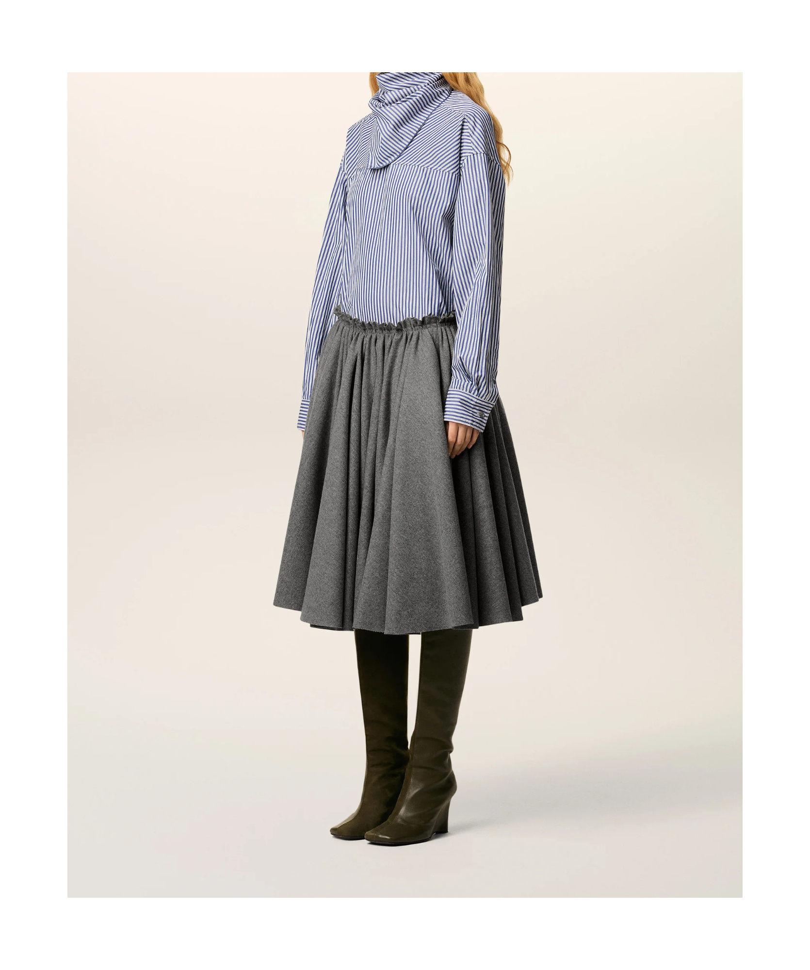 Ami Alexandre Mattiussi Grey Wool Midi Corolla Skirt Grey In Gray
