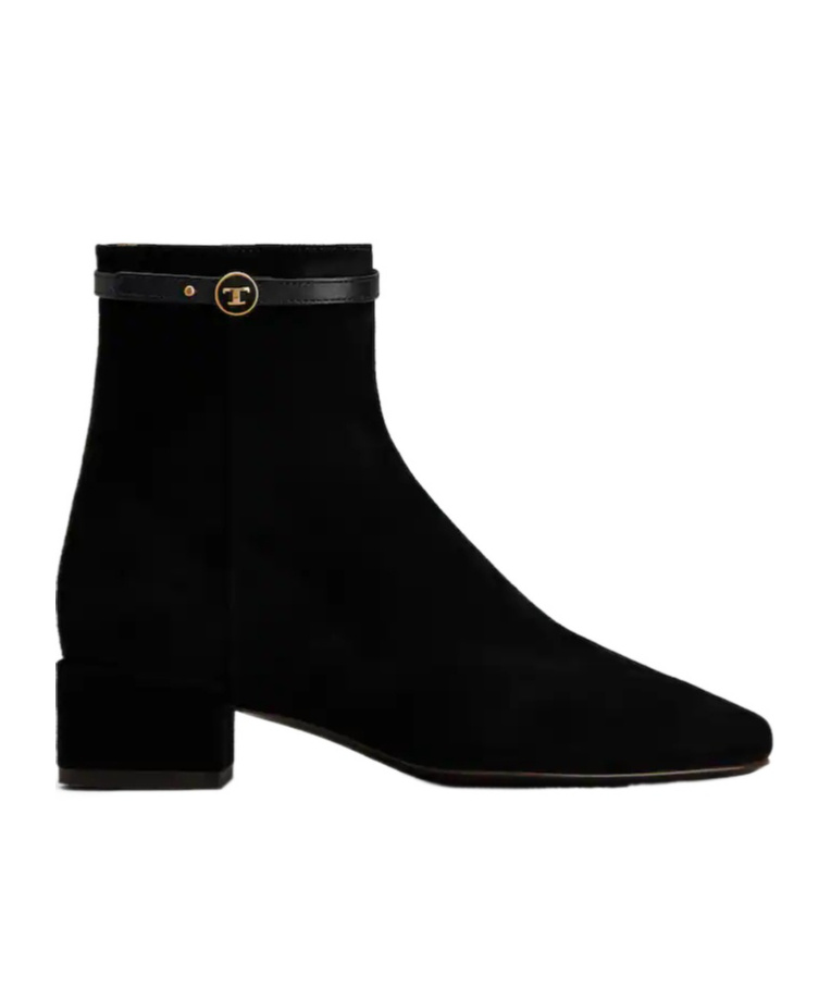 Tod's Round-toed Ankle Boots In Black