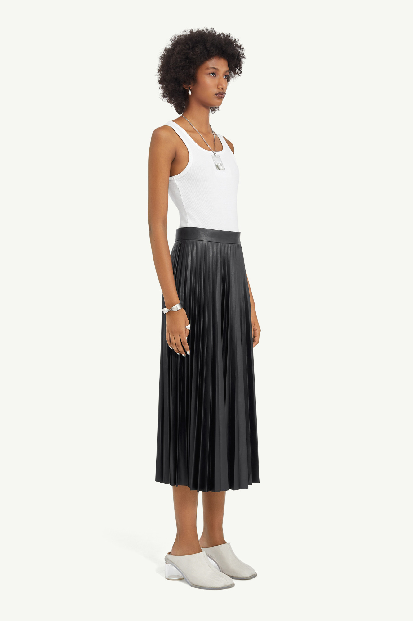 Mm6 Maison Margiela Pleated Faux Leather Midi Skirt In Black