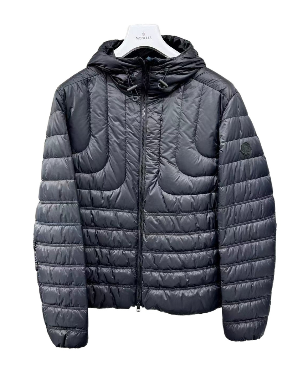 Moncler Long-sleeved Down Jacket In Black