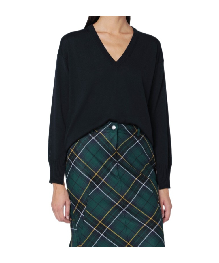 Roberto Collina V-neck Long-sleeved Sweater In Black