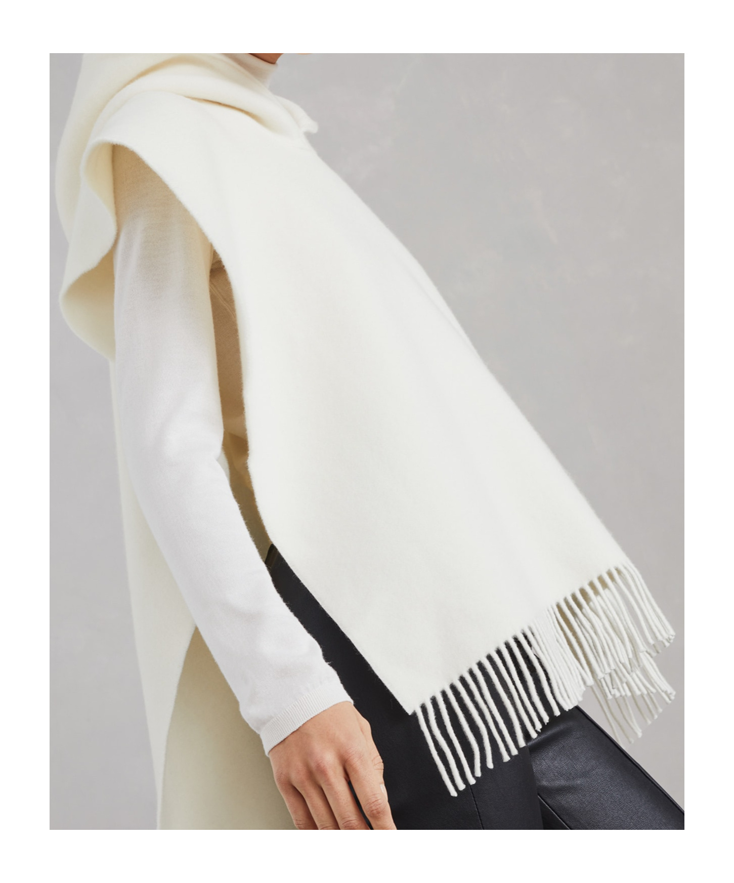 Brunello Cucinelli Poncho Aus Filz Aus Einer Woll-kaschmirmischung Mit Kapuze Und Fransen In White
