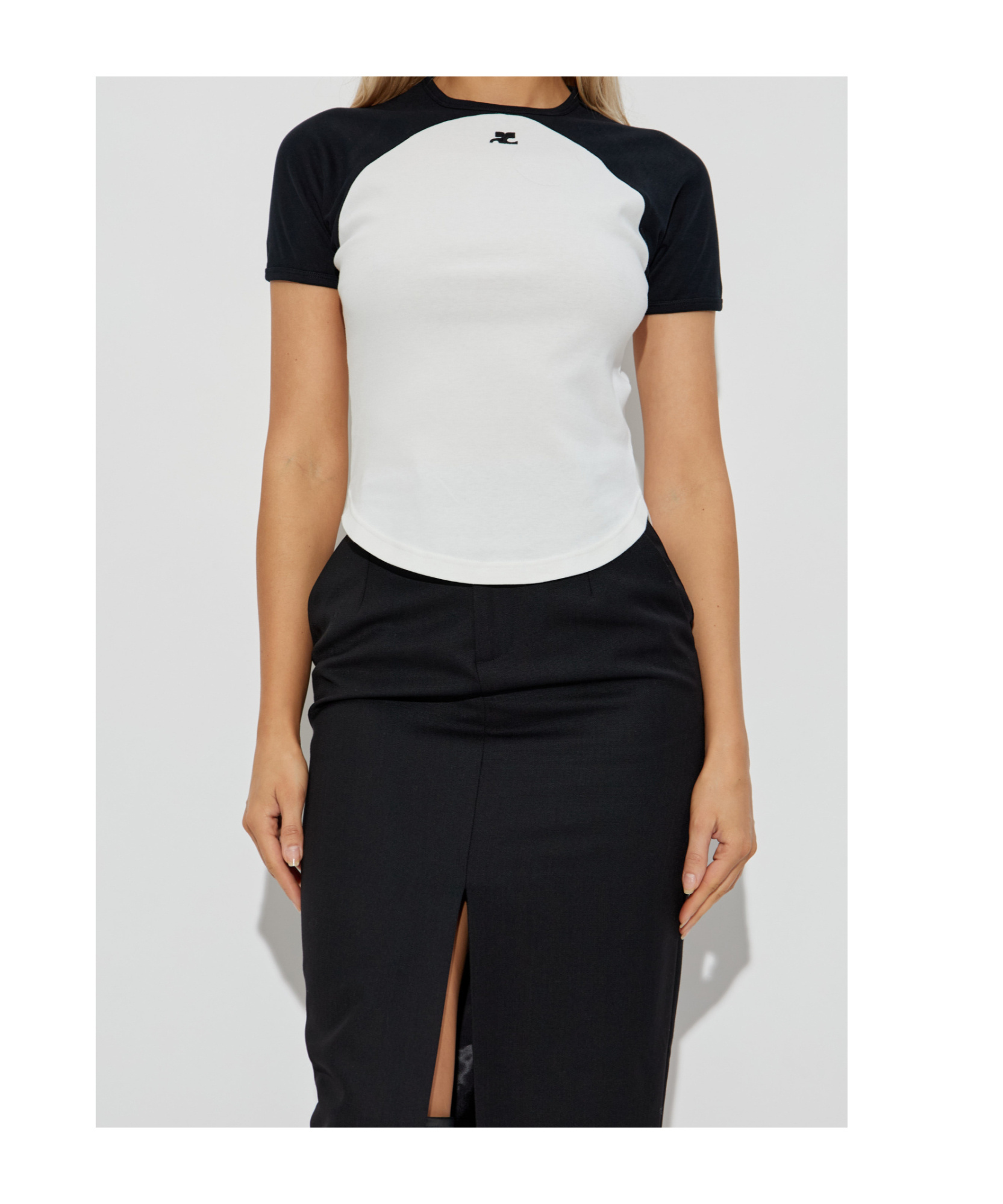 Courrèges Circle Contrast White And Black Cotton T-shirt In White