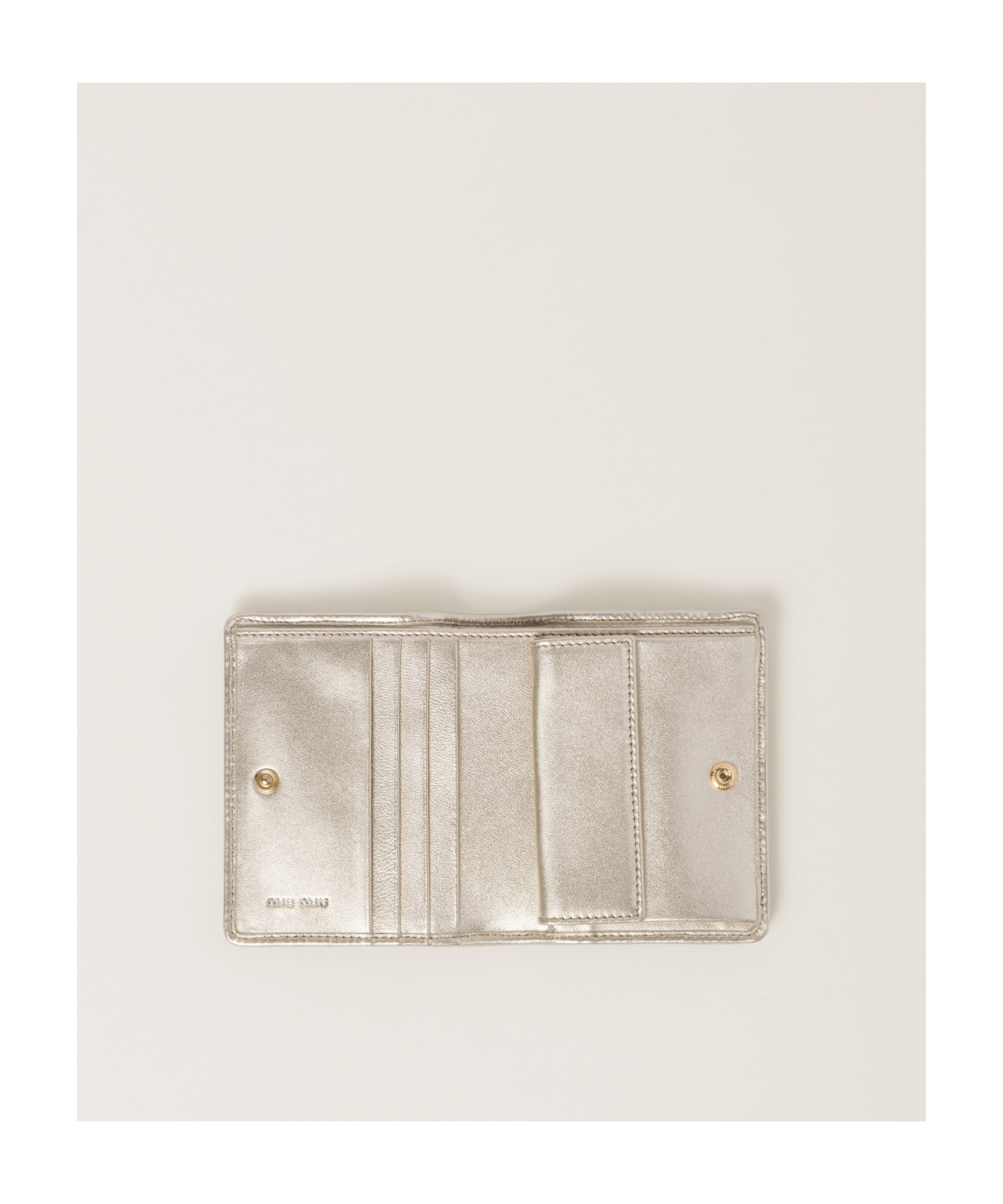 Miu Miu Small Logo Plaque Quilted Leather Wallet In Nude
