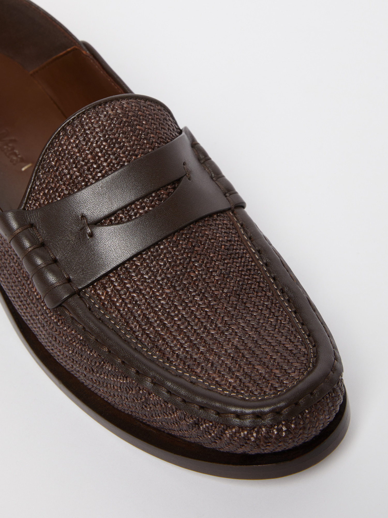 Max Mara Round Toe Loafers In Black