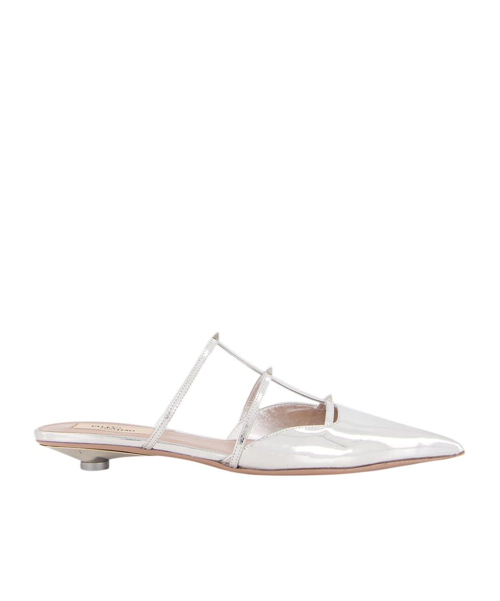 Valentino Mules Rockstud Aus Metallic-leder In White