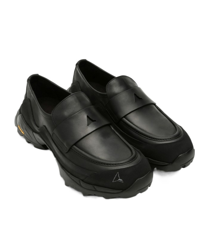 Roa Round-headed Love Shoes In Black