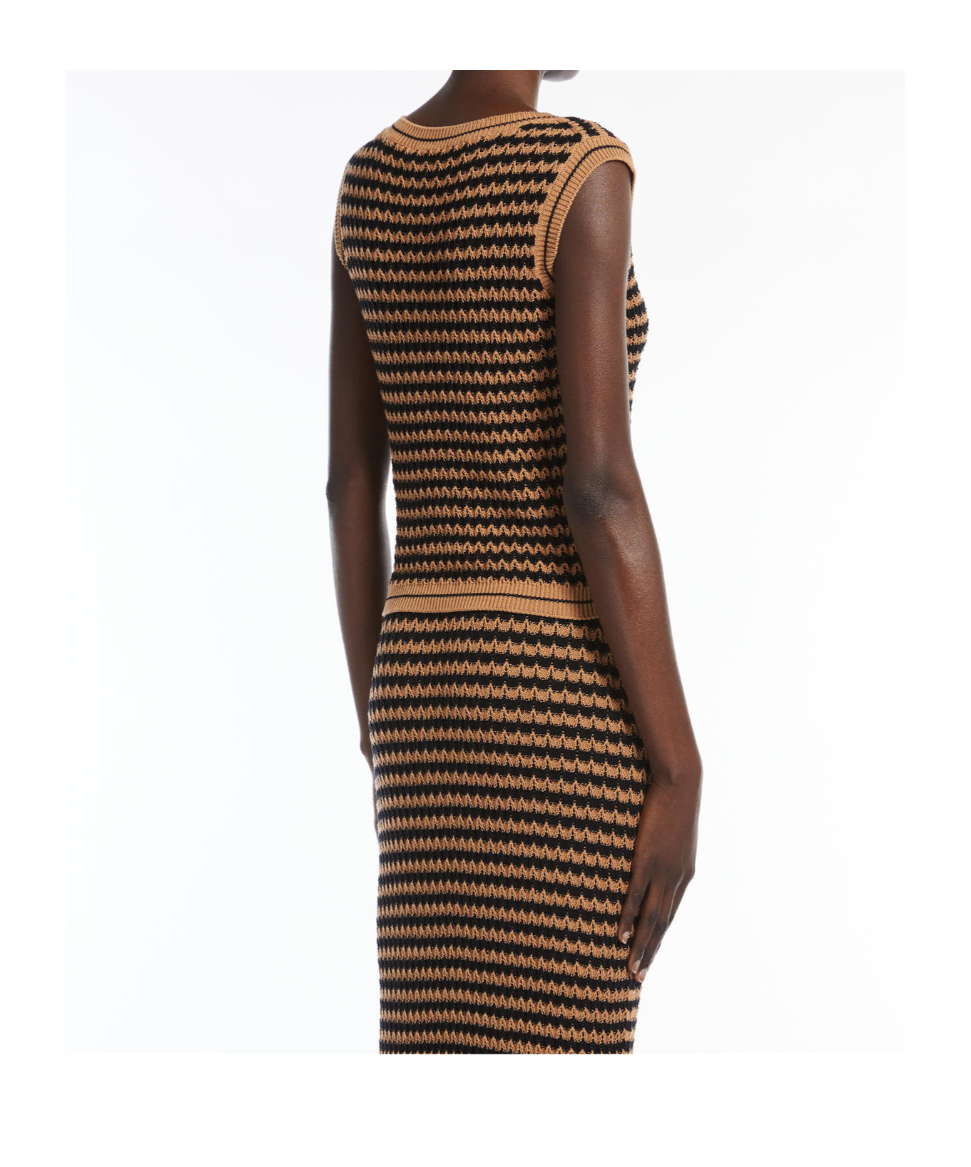 Weekend Max Mara Sleeveless Knitted Vest In Brown
