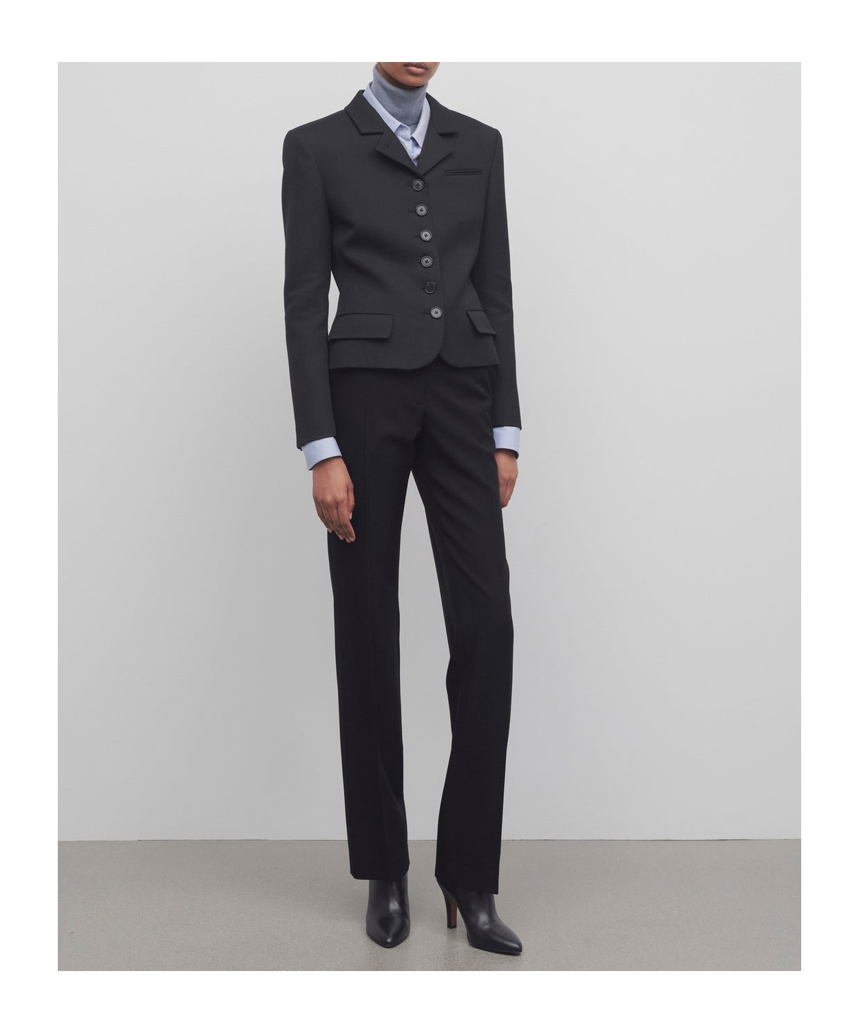 The Row Pleated Wool Casual Pants In Black