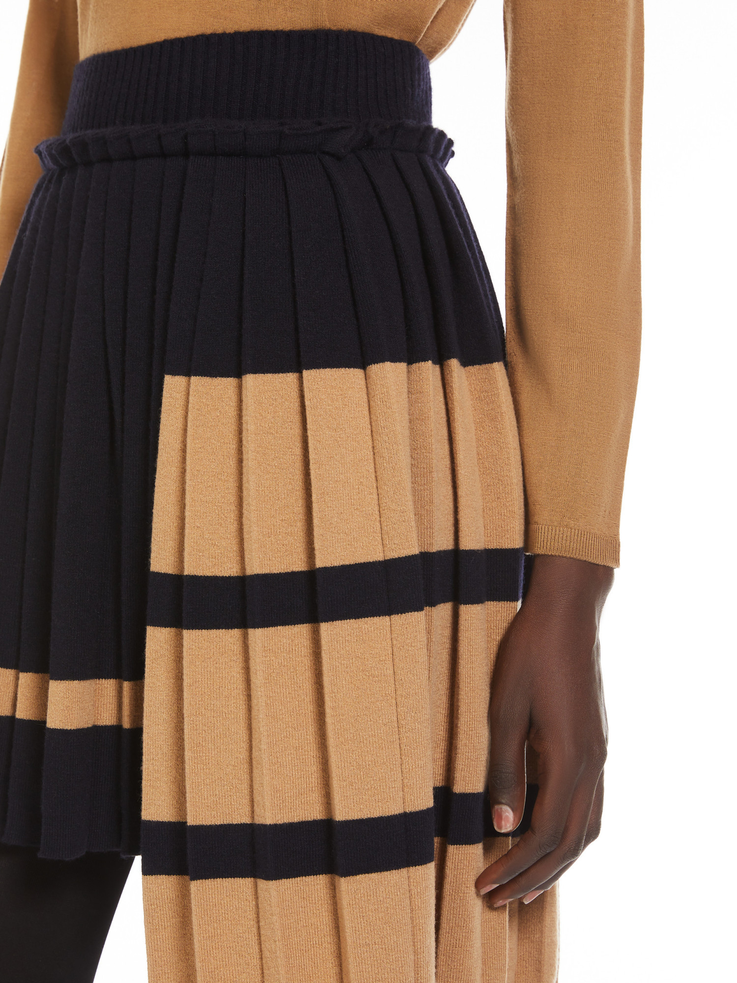 Max Mara Sava Skirt Navy In Black
