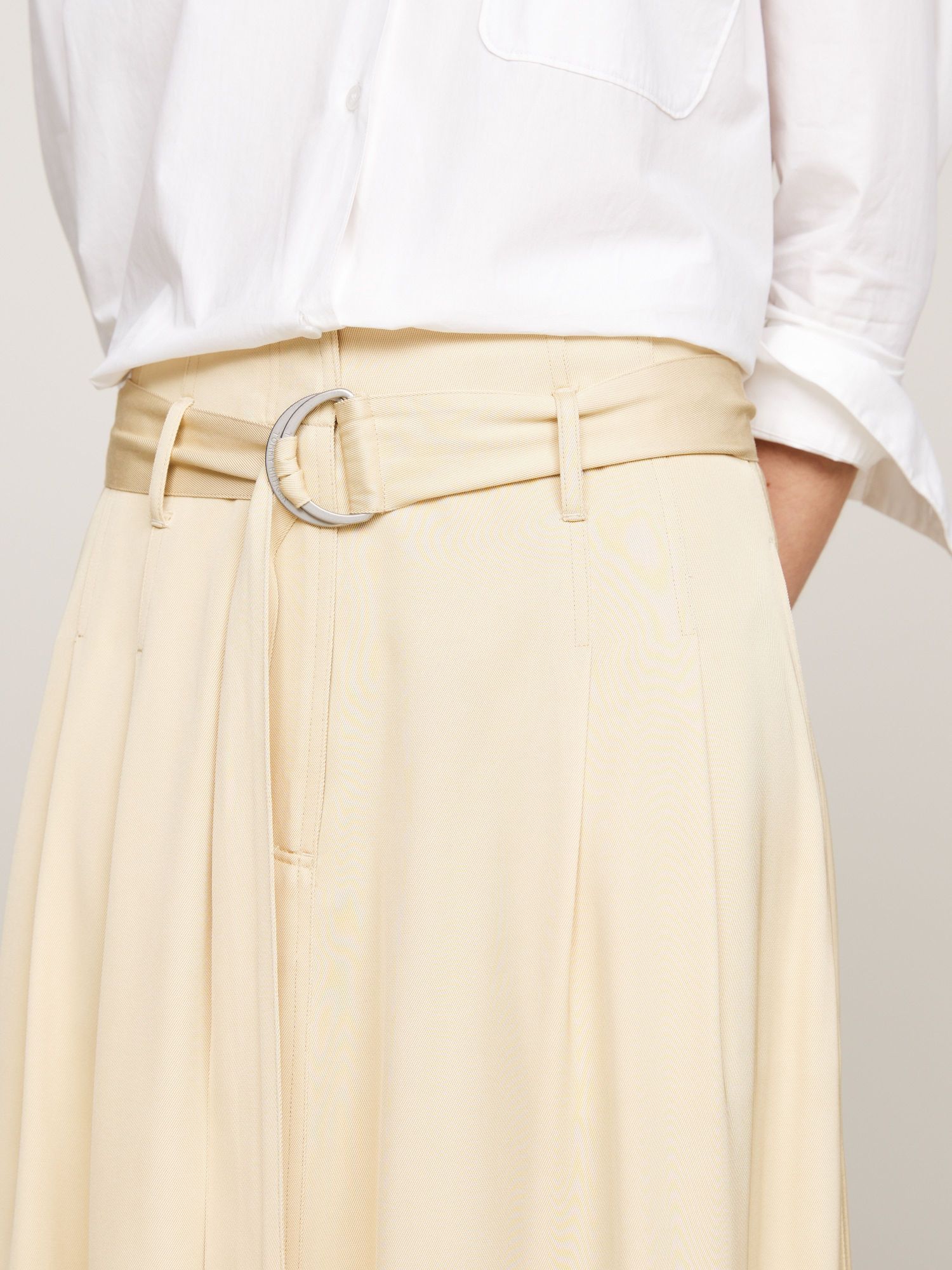 Tommy Hilfiger Belted Skirt In Nude