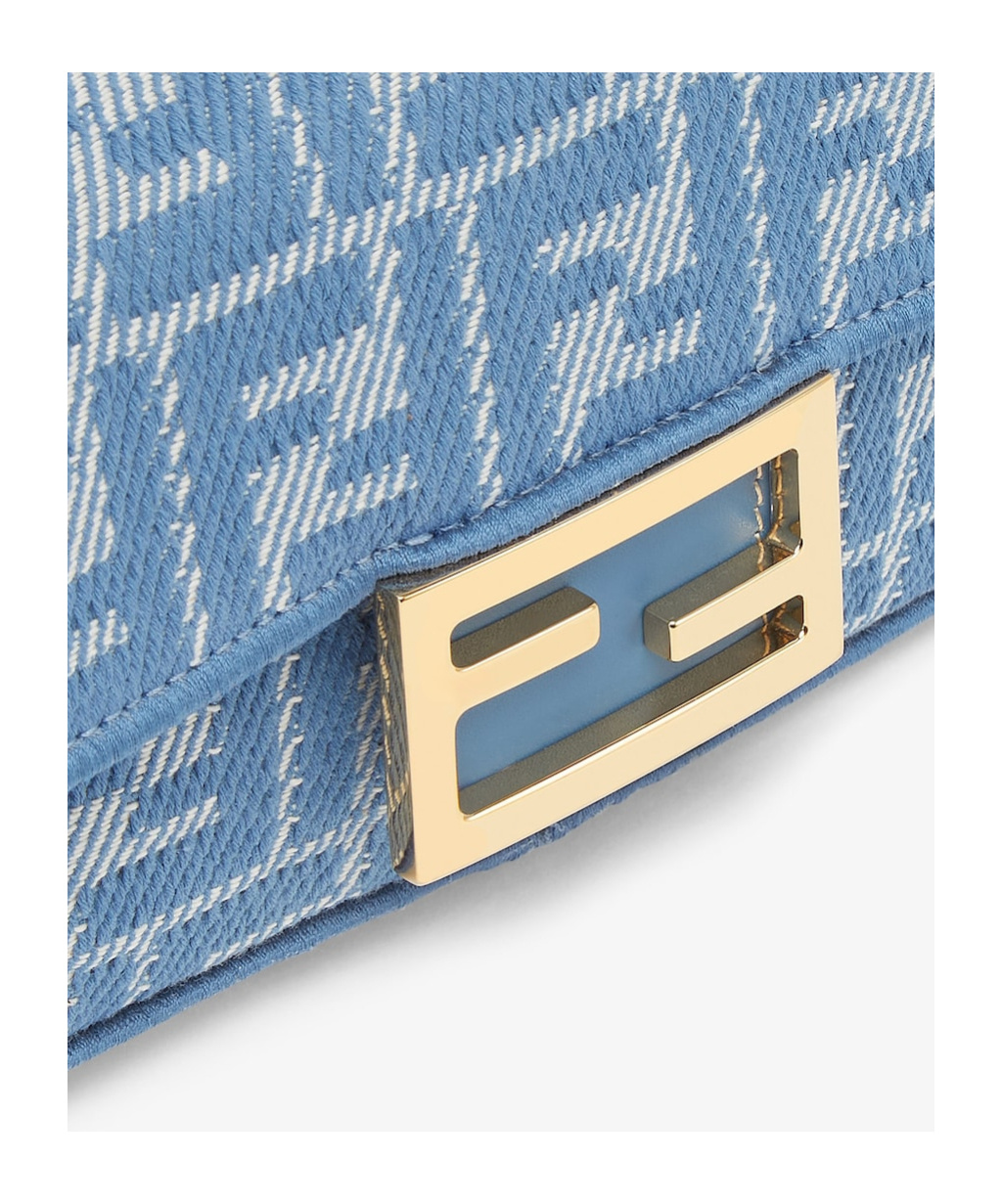 Fendi Continental Chain Baguette In Blue