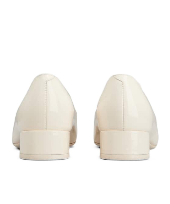 Roger Vivier Shiny Ballet Shoes In Off-white