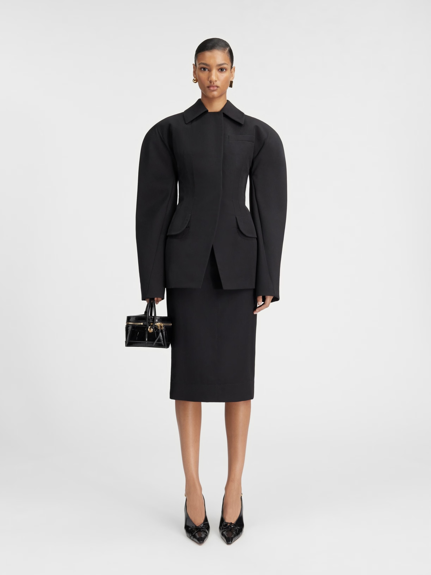 Jacquemus Belted Backless Casual Jacket In Black