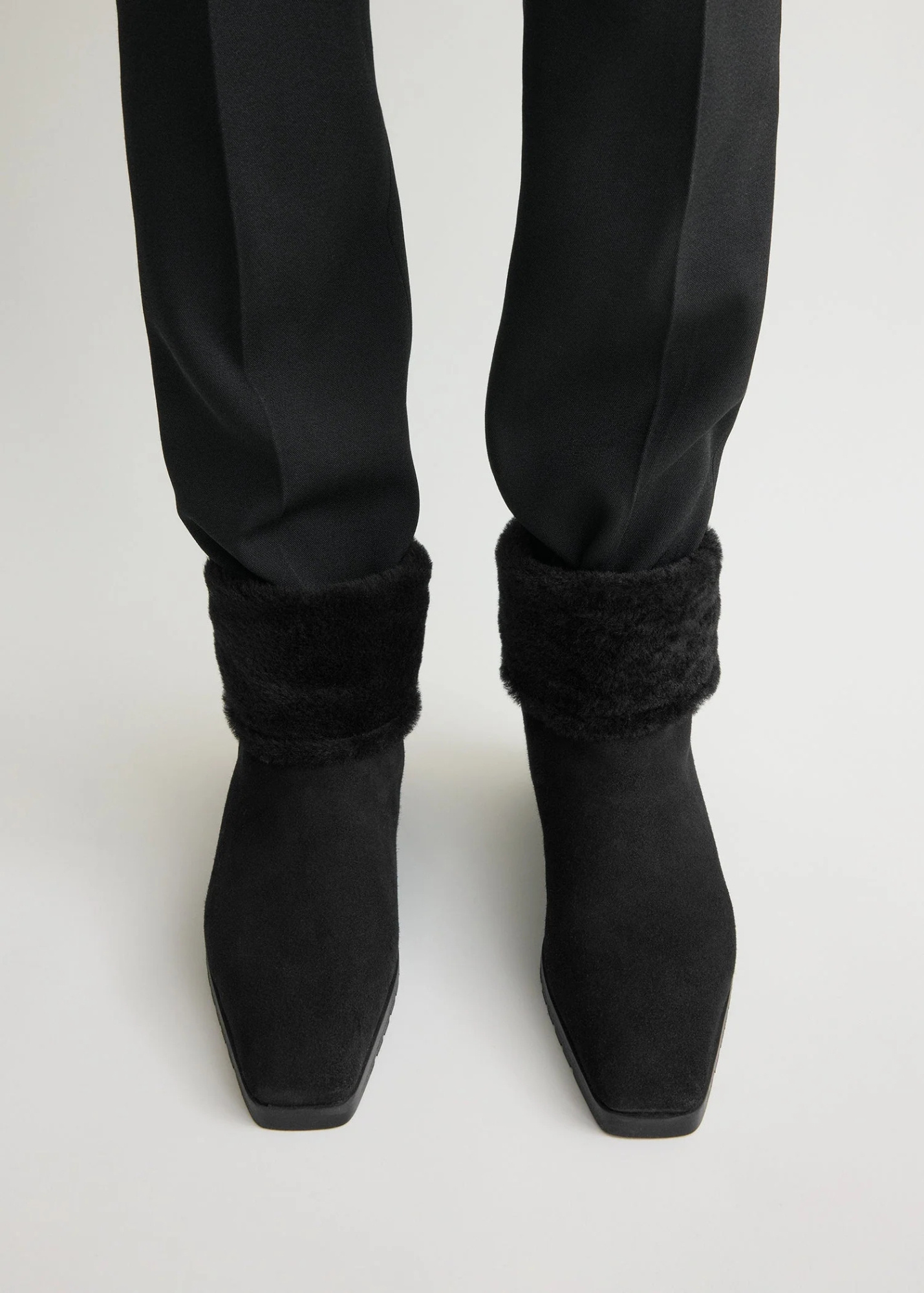 Totême Fold-down Shearling Boots In Black
