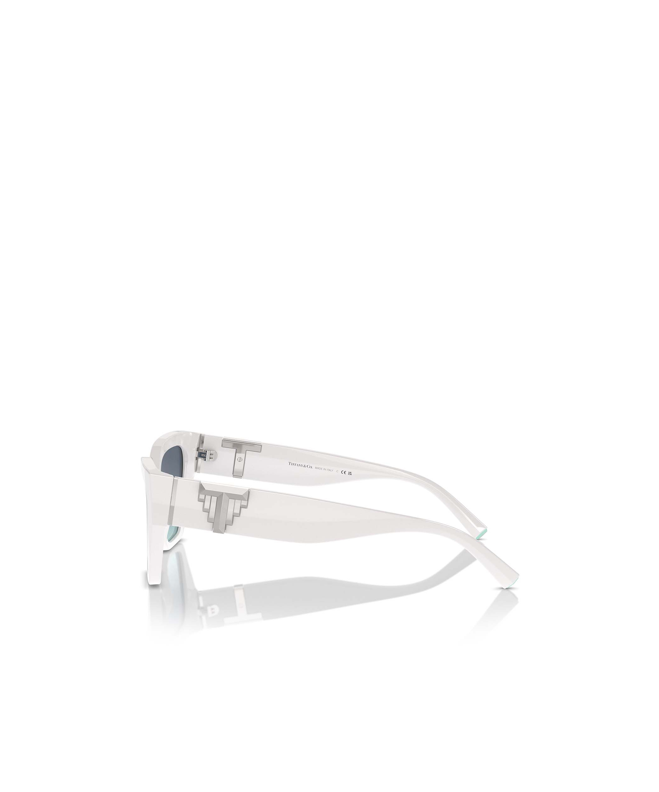 Tiffany & Co . Contemporary Cat-eye Sunglasses With Iconic T Motif In Blue