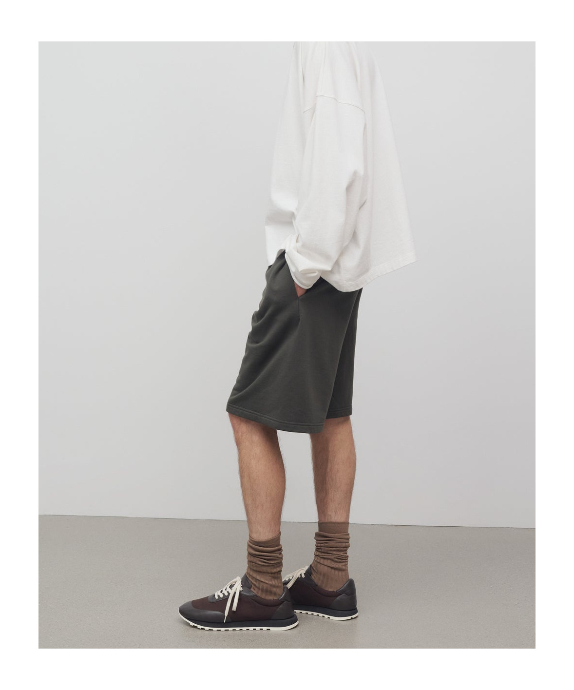 The Row Elastic Waist Shorts In Green