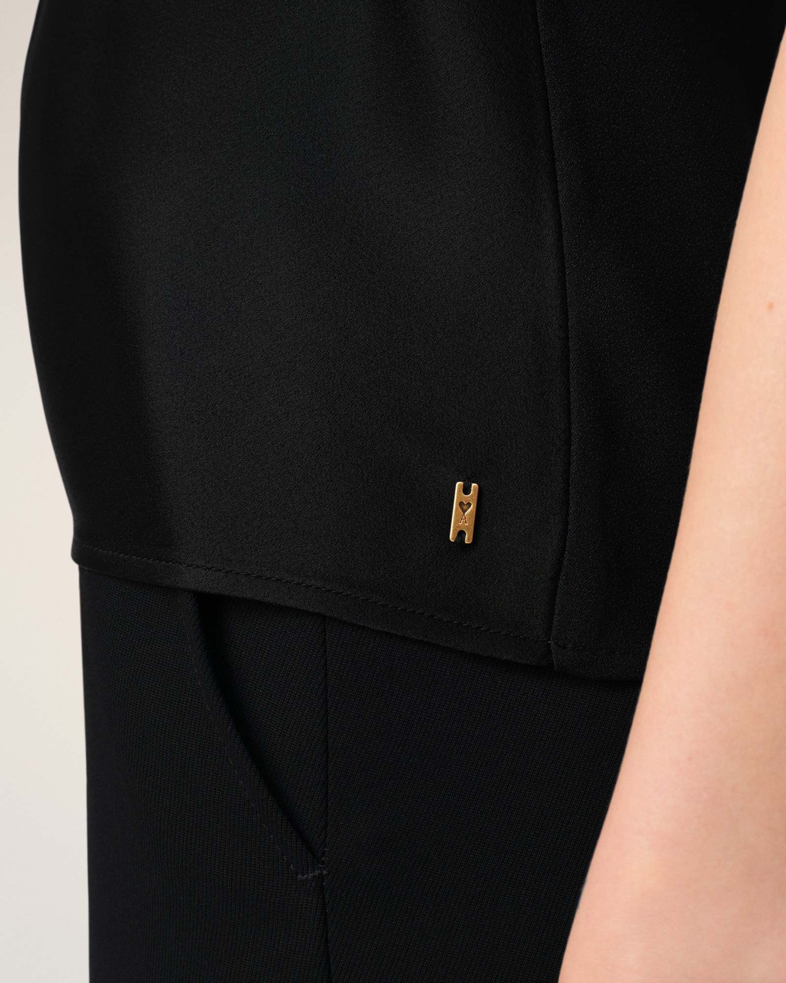 Ami Alexandre Mattiussi Ami Paris Crewneck Sleeveless Top In Black