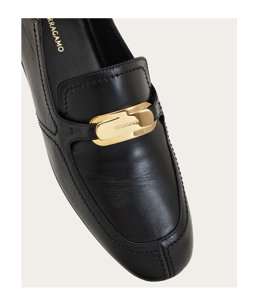 Ferragamo Elaine Vara Buckle Loafers In Calf Leather In Black
