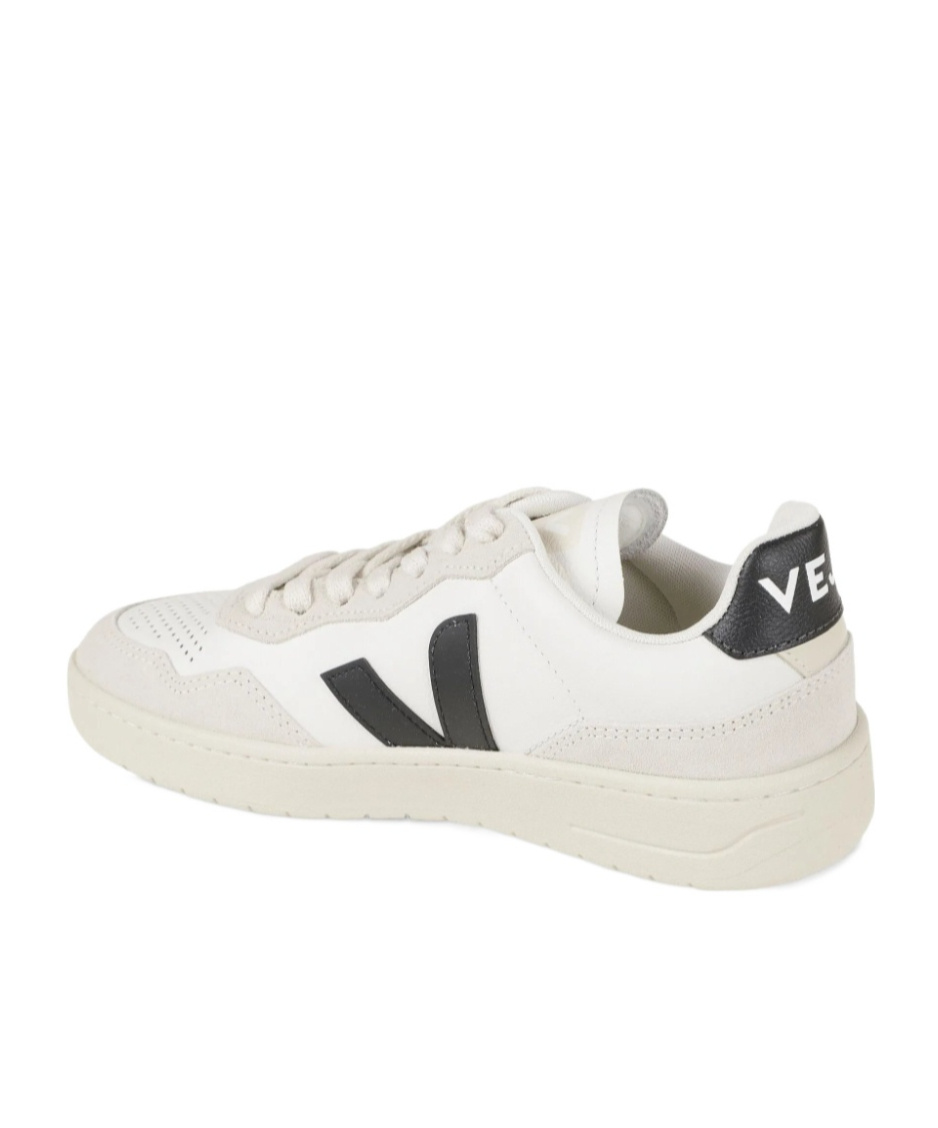 Veja Women's V-90 Extra White Nautico In White
