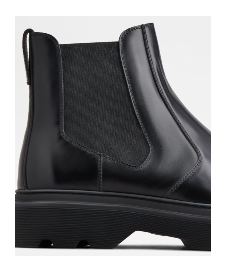 Tod's Ankle Leather Boots In Black