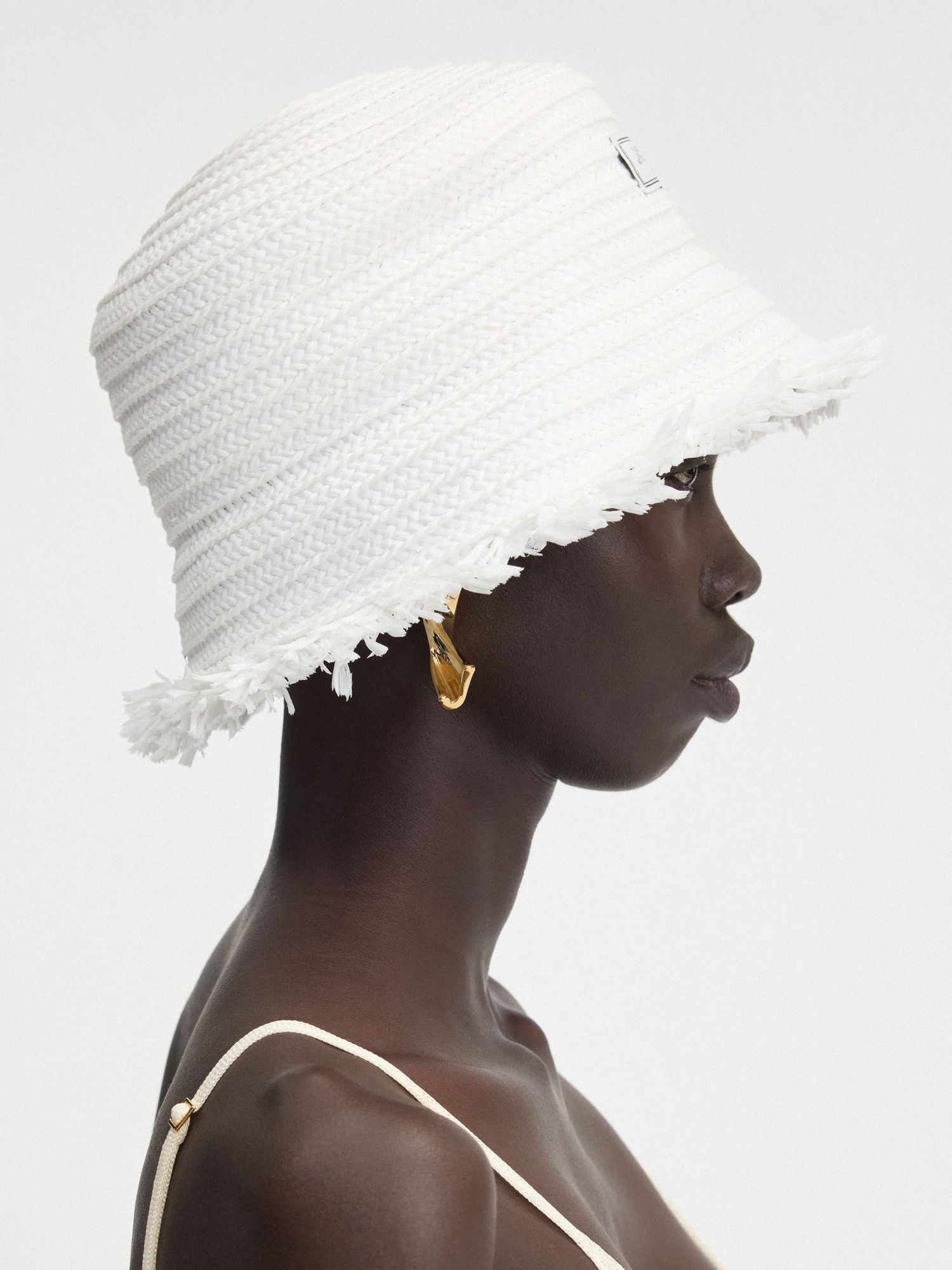 JACQUEMUS JACQUEMUS LOGO PATCH BUCKET HAT