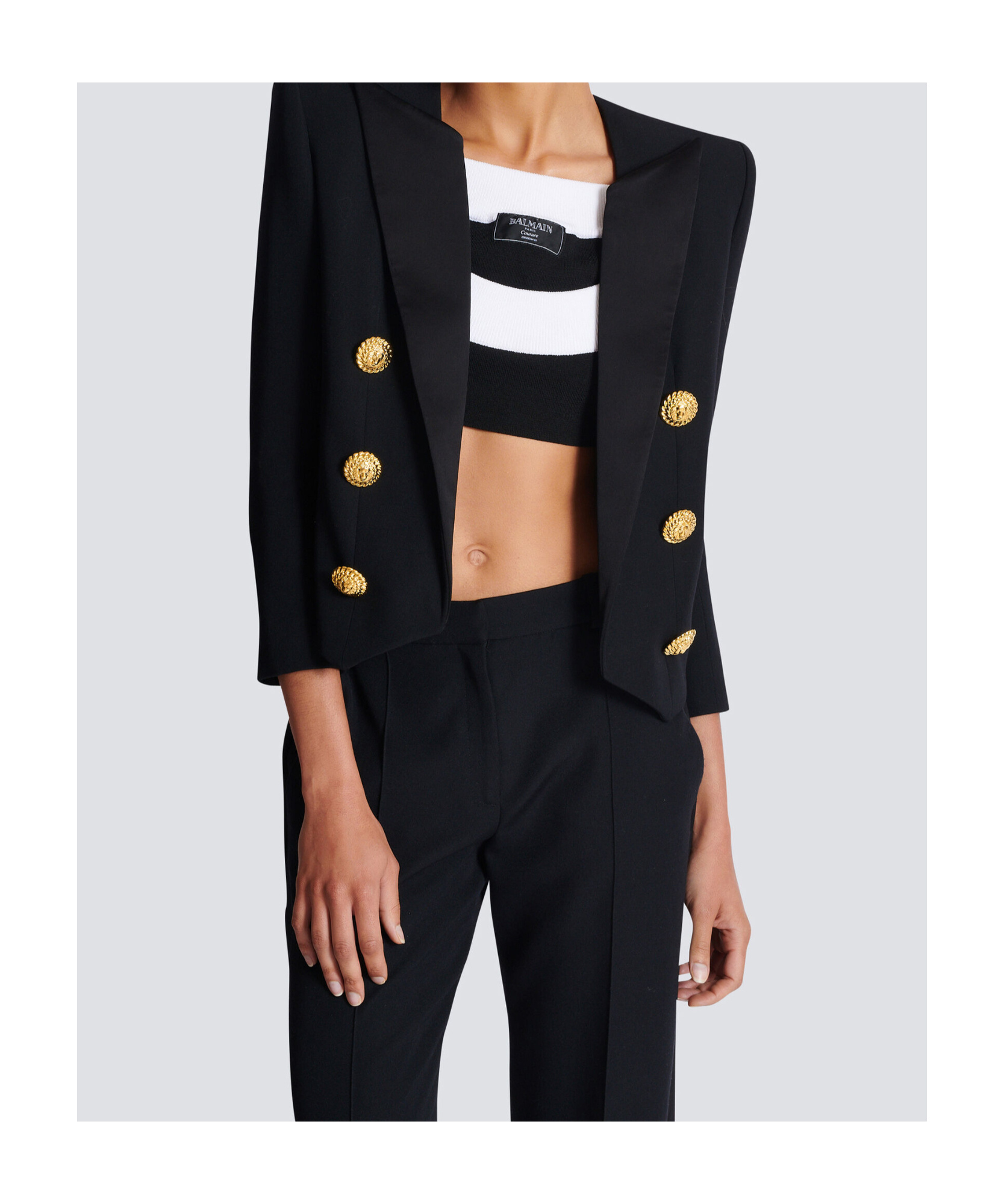 Balmain Cropped Grain De Poudre Edge-to-edge Jacket With 6 Buttons In Black