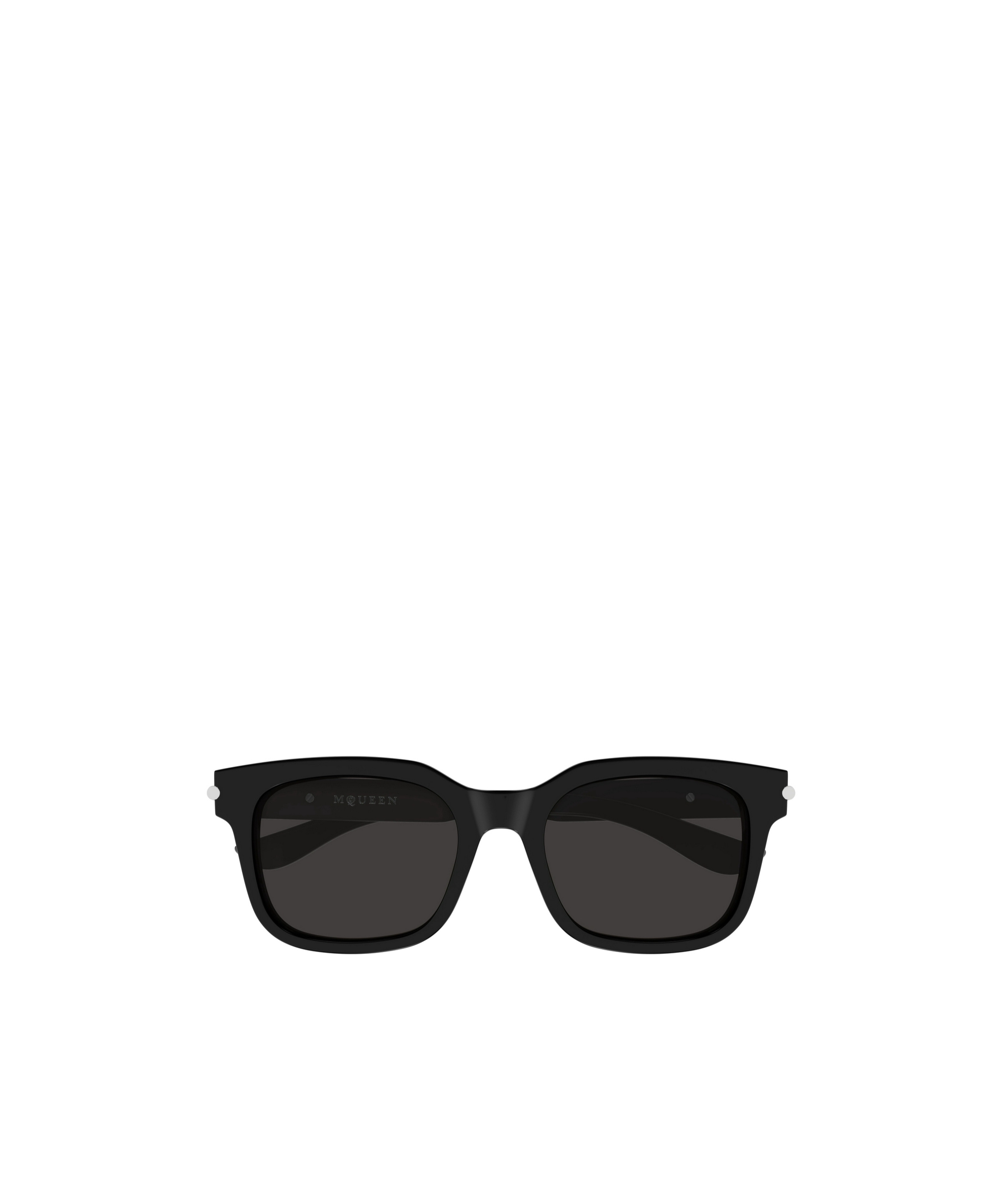 Alexander Mcqueen Geometric Sunglasses In Black