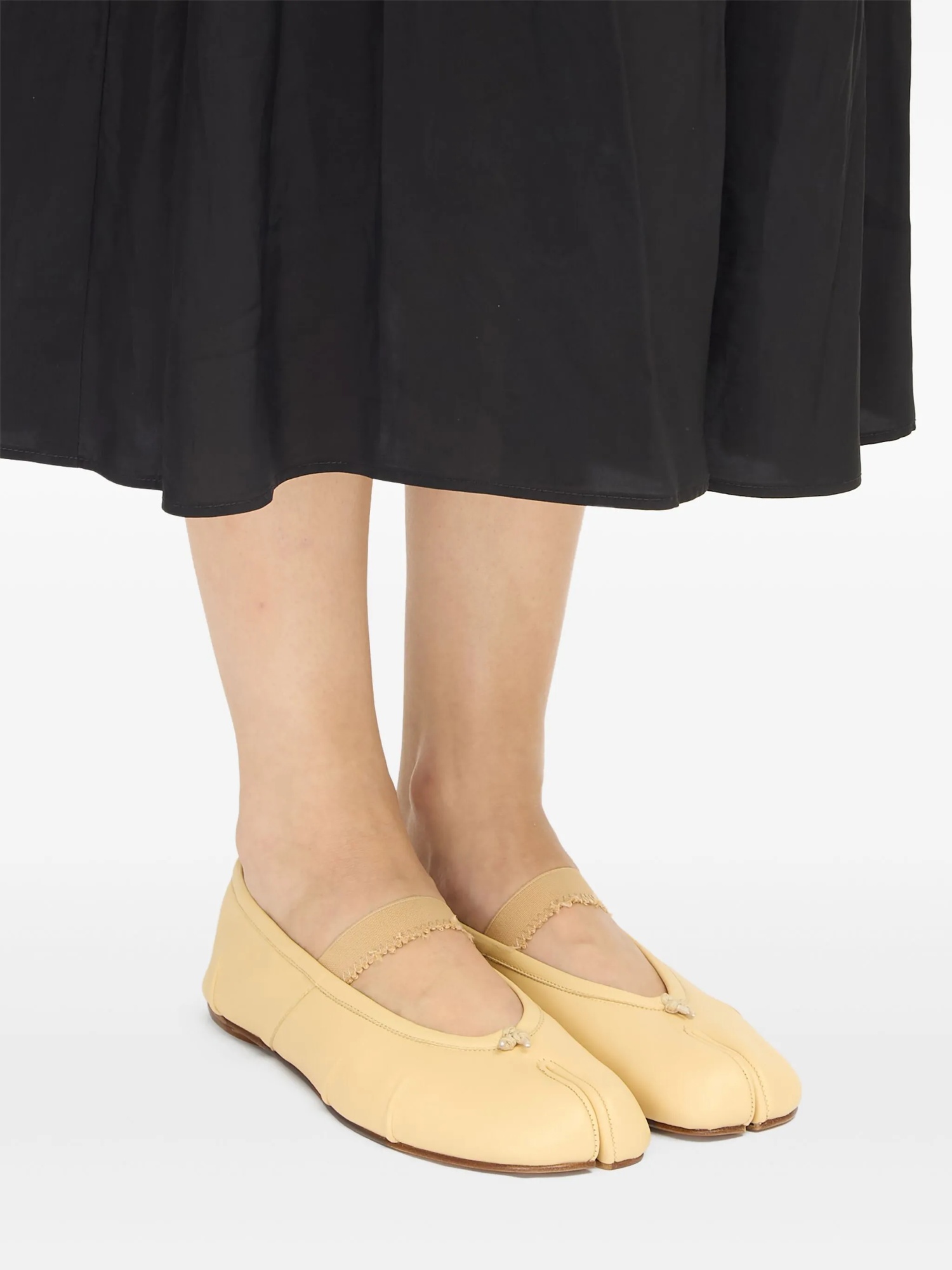 Maison Margiela Nude Leather Tabi Flats In Nude