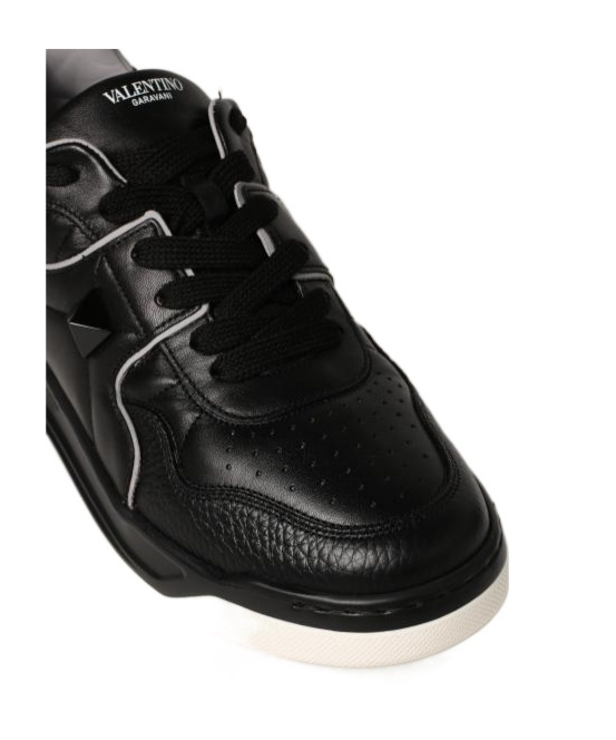 Valentino One Stud Low-top Sneakers In White