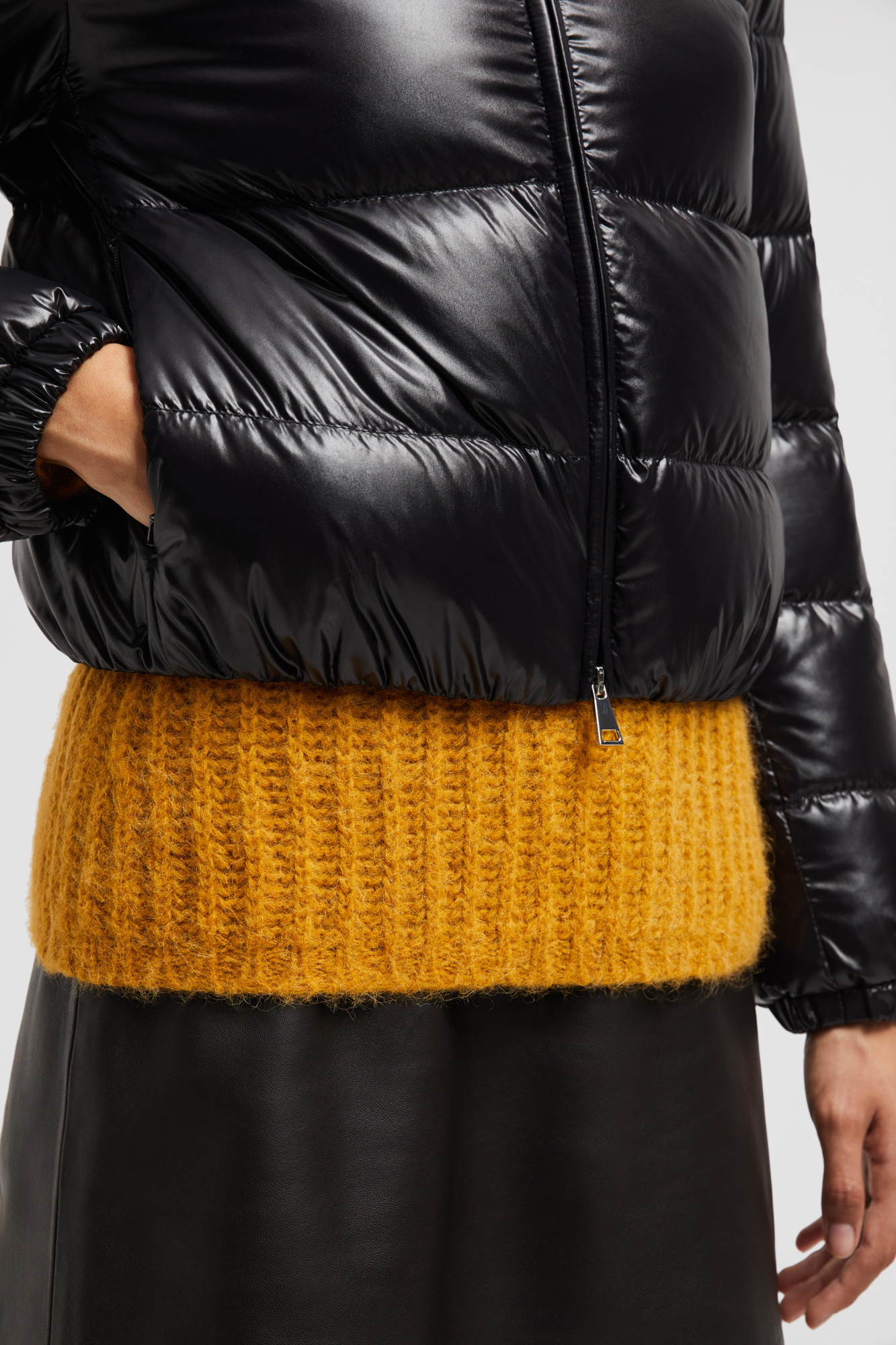 Moncler Bayard Hooded Cropped Down Jacket Black In Black