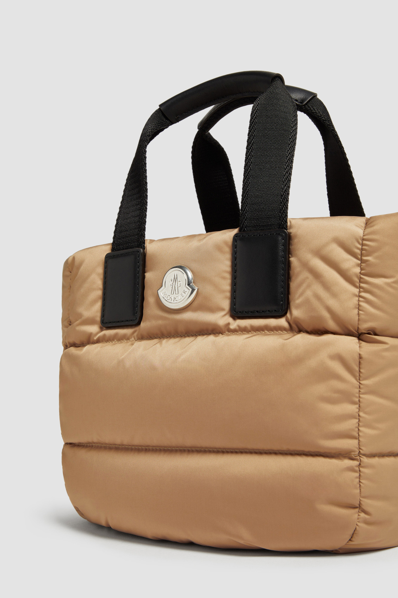 Moncler Mini-cabas Imperméable Caradoc In Nude