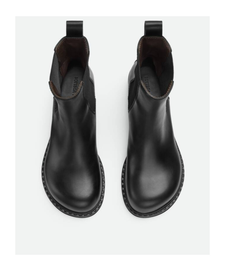 Bottega Veneta Round-head Short Boots In Black