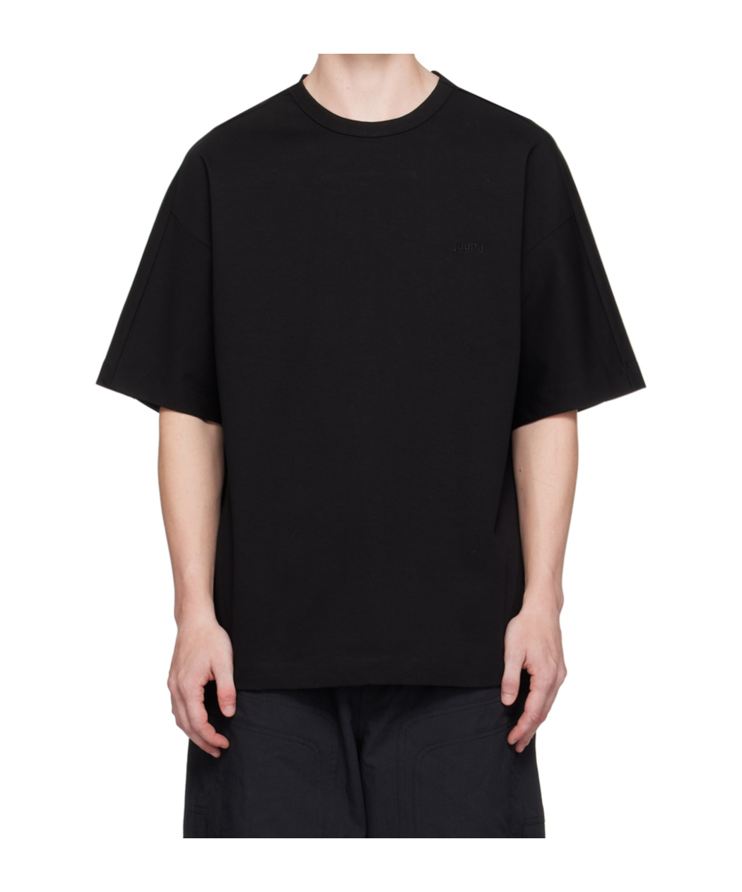 Juunj Embroidered Logo T-shirt In Black
